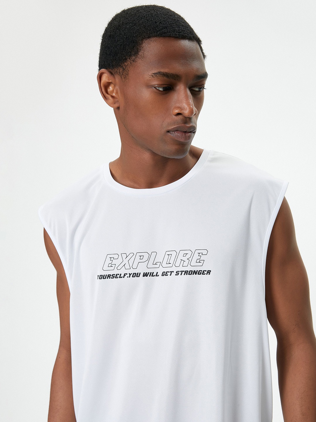 

Koton Men Typography Printed T-shirt, White