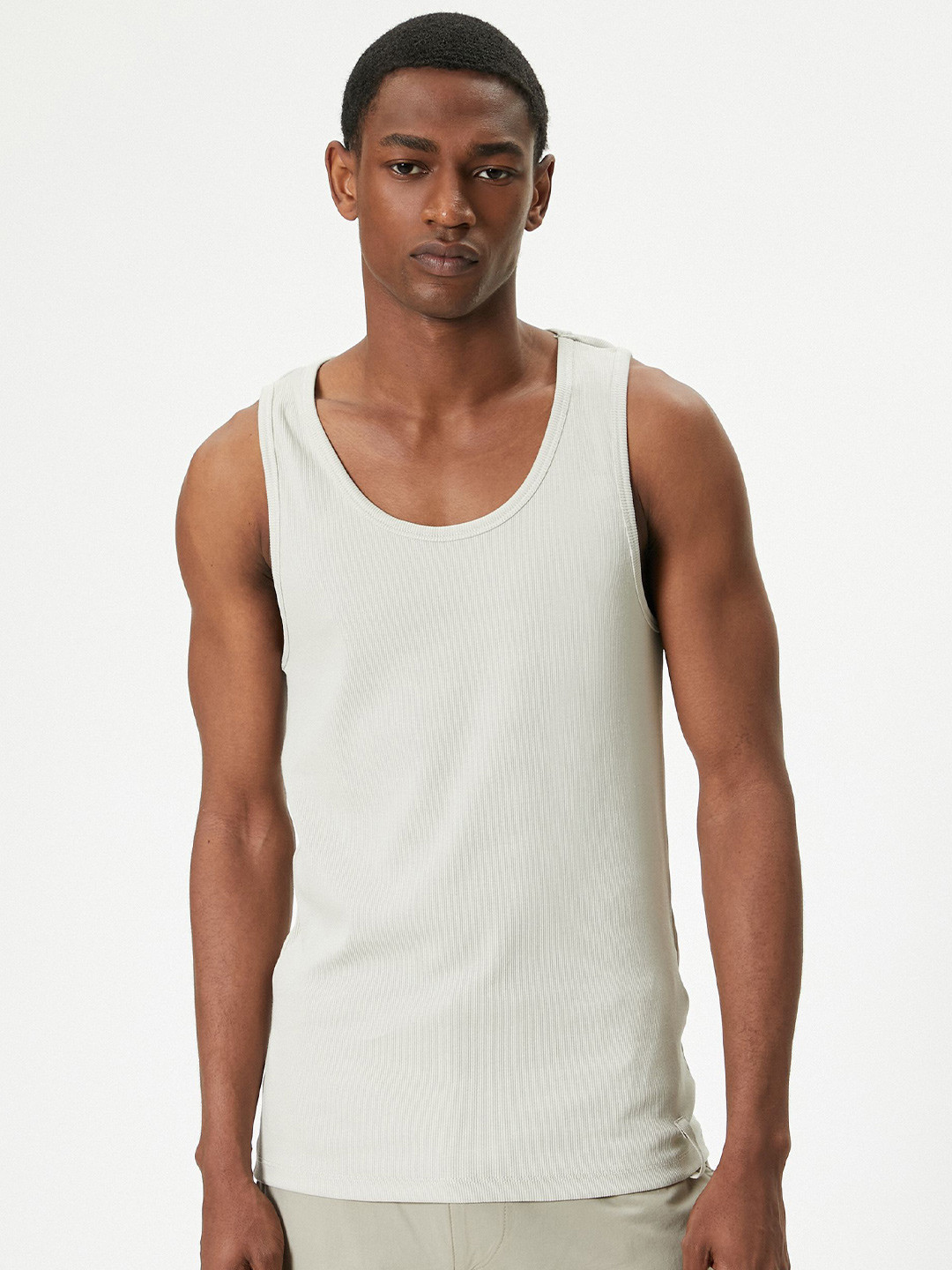 

Koton Men Solid Scoop Neck Sleeveless T-shirt, White