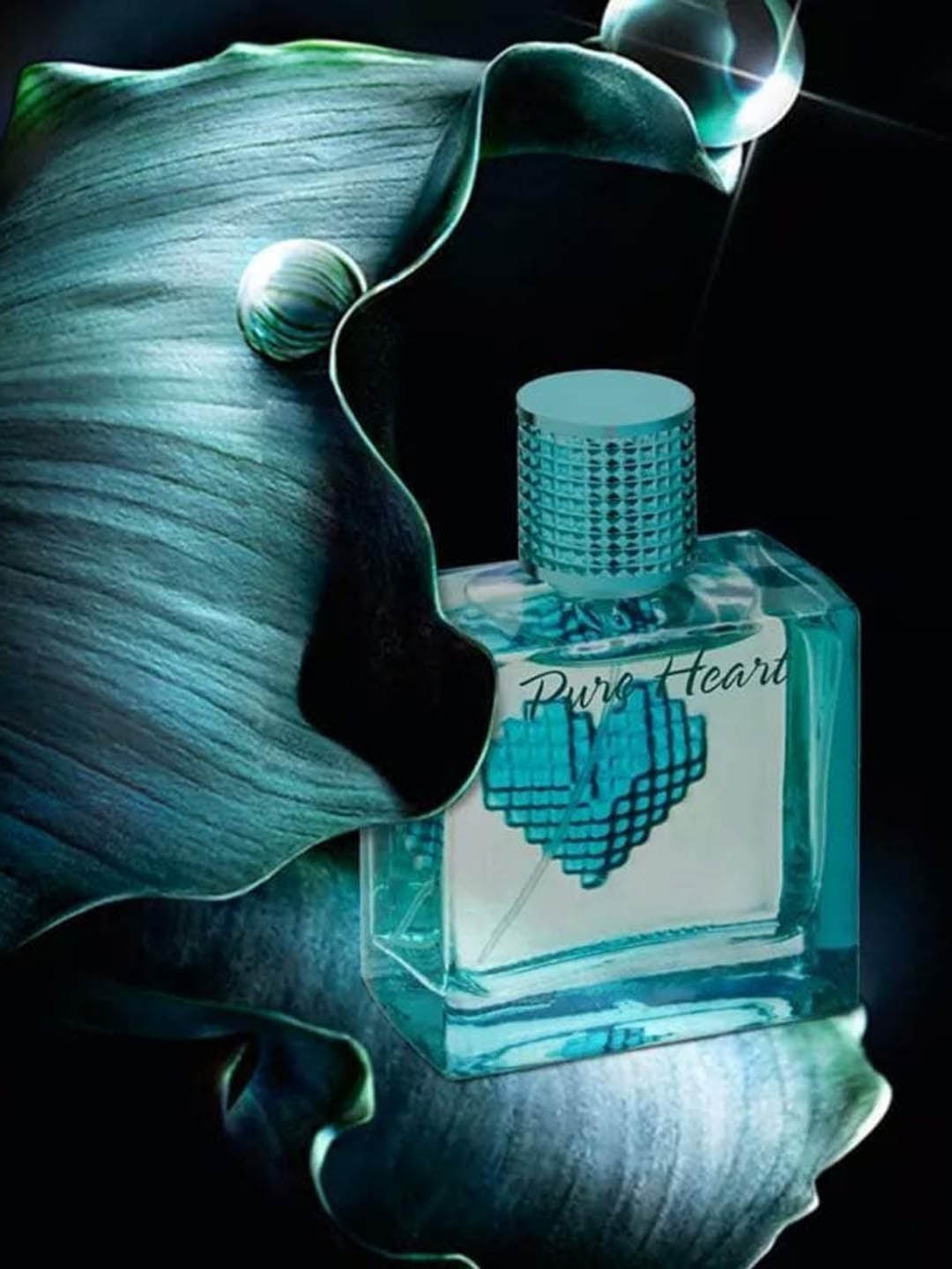 

CFS Set of Pure Heart Blue Eau De Parfum - 100ml & 21Club Ice Water Apparel Perfume - 25ml