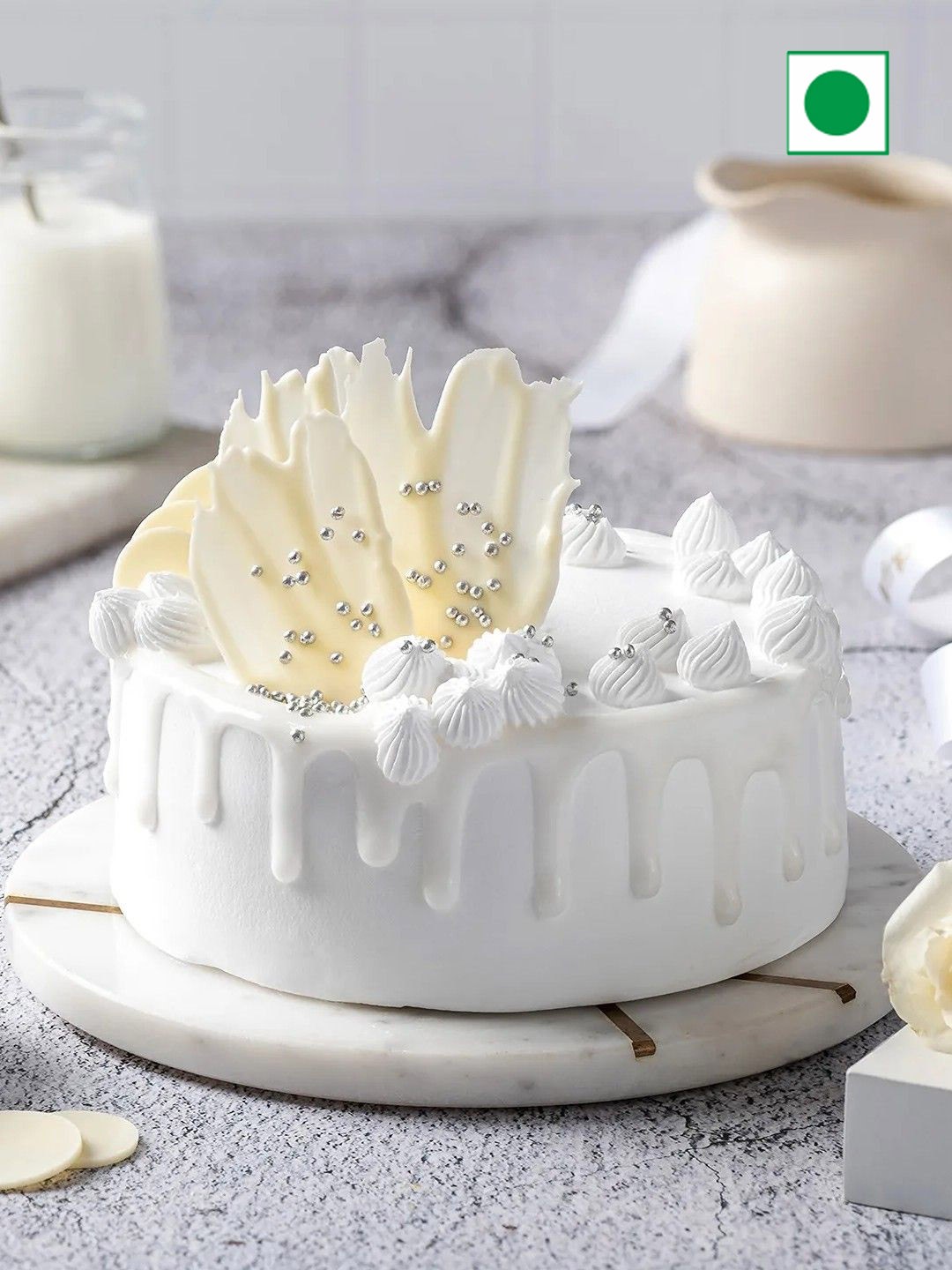 

fnp Forest Cream Flavoue Eggless Round Cake - 500gm, White
