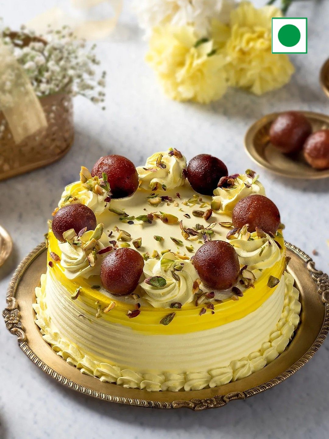 

fnp Vanilla Flavor Eggless Round Cake With Gulab Jamun- 500gm, Yellow