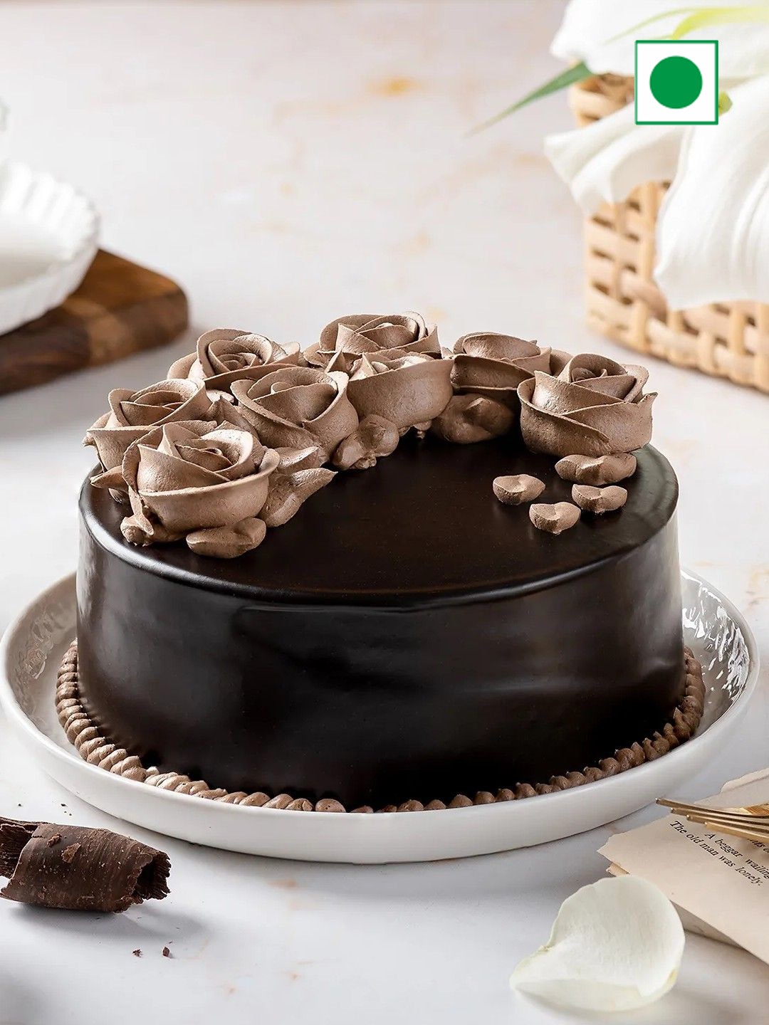 

fnp Chocolate Flavor Eggless Round Cake- 1 Kg, Brown