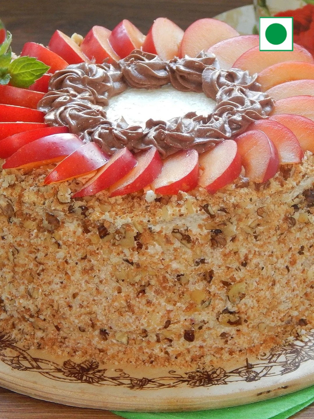 

fnp Walnut Flavor Eggless Round Cake- 1 Kg, Brown