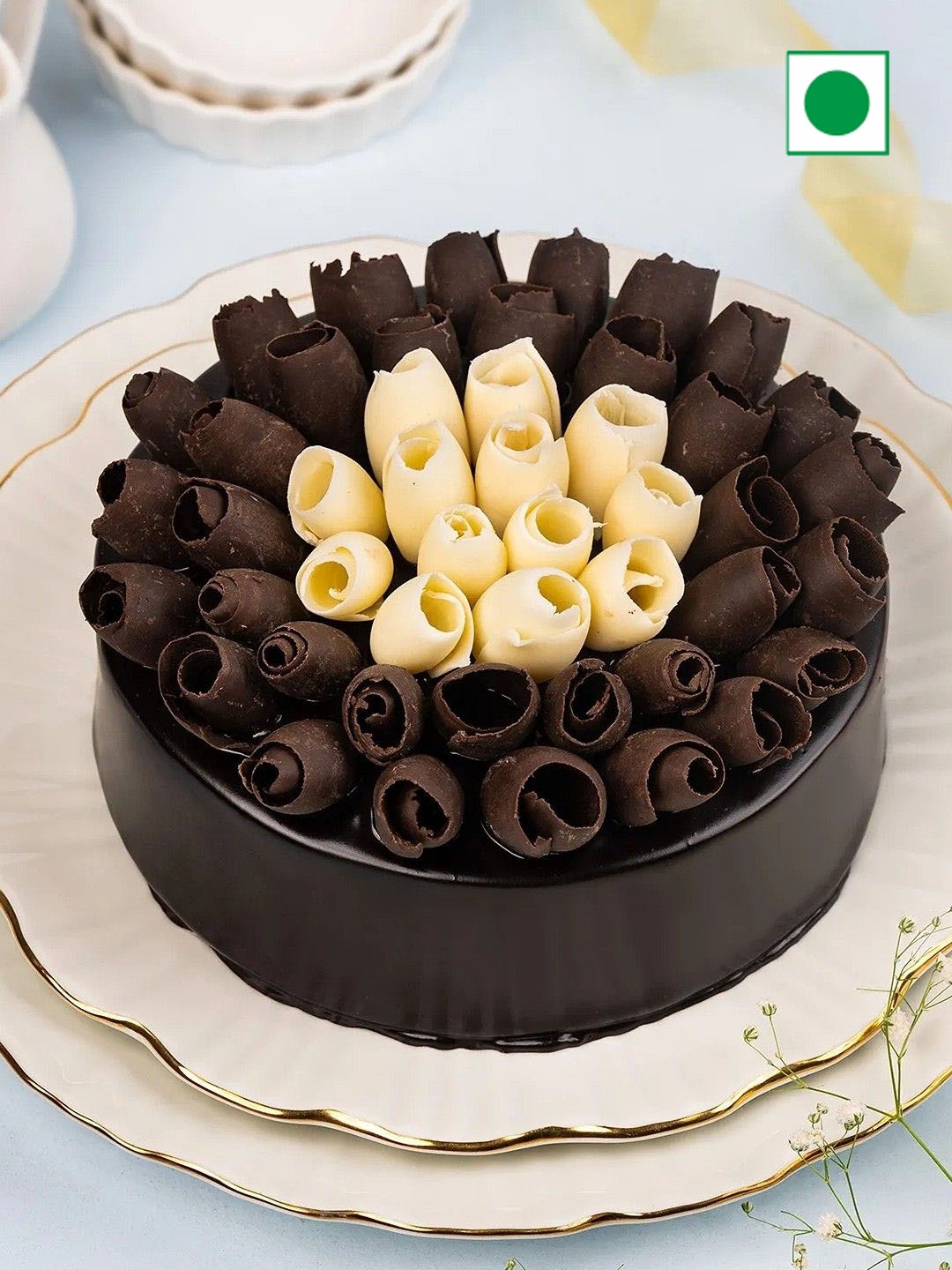 

fnp Chocolate Flavour Eggless Round Cake - 1kg, Black