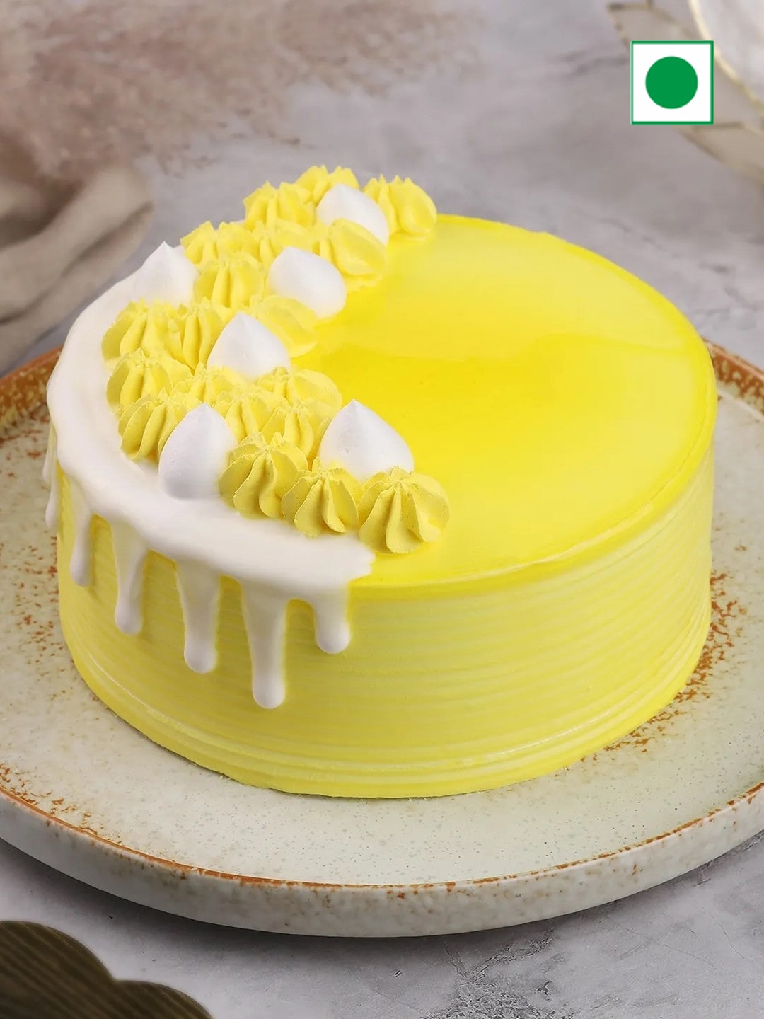 

fnp Pineapple Paradise Delight Eggless Round Cake- 500gm, Yellow