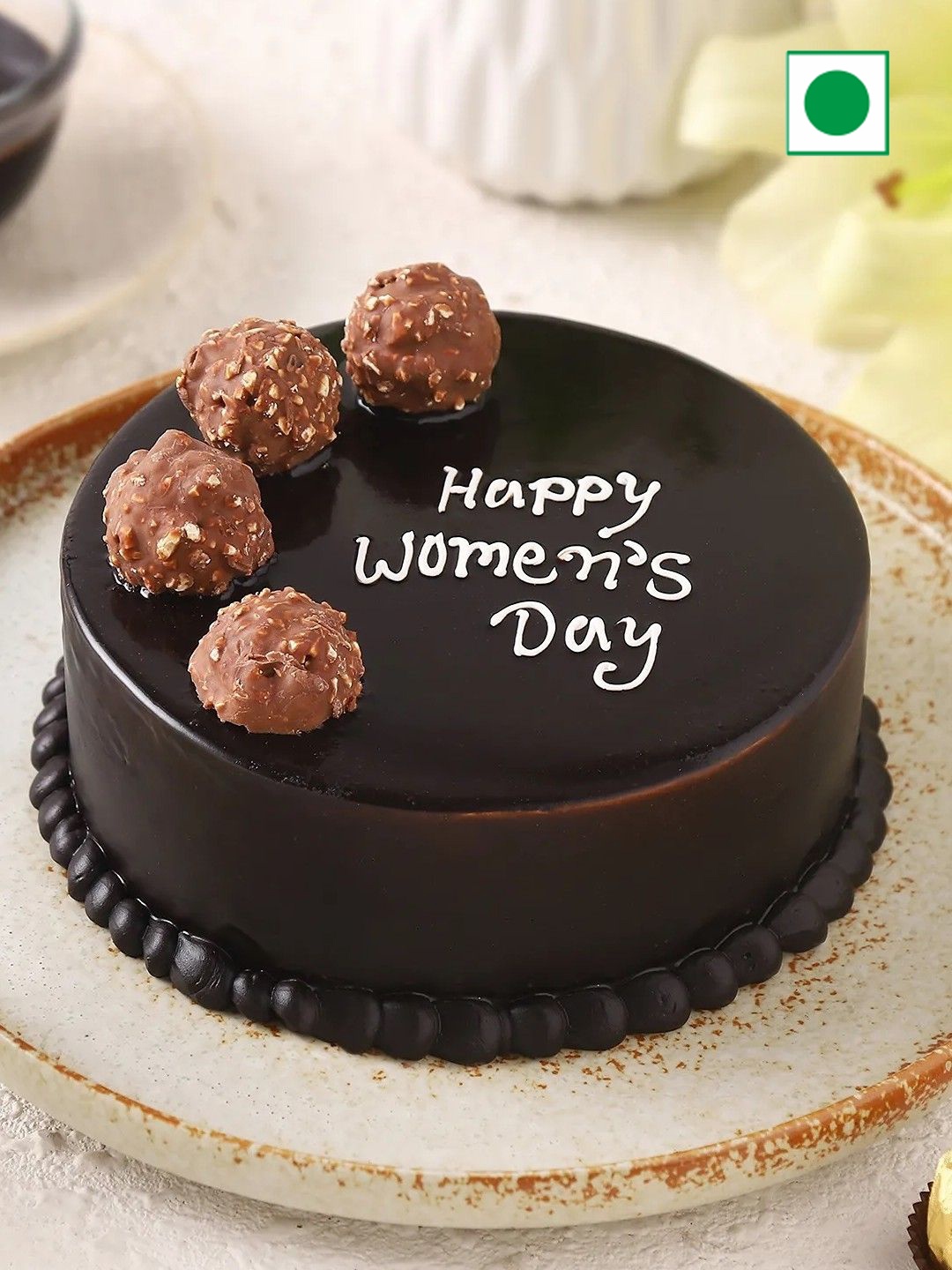 

fnp Chocolate Flavour Eggless Round Cake - 1 Kg, Black