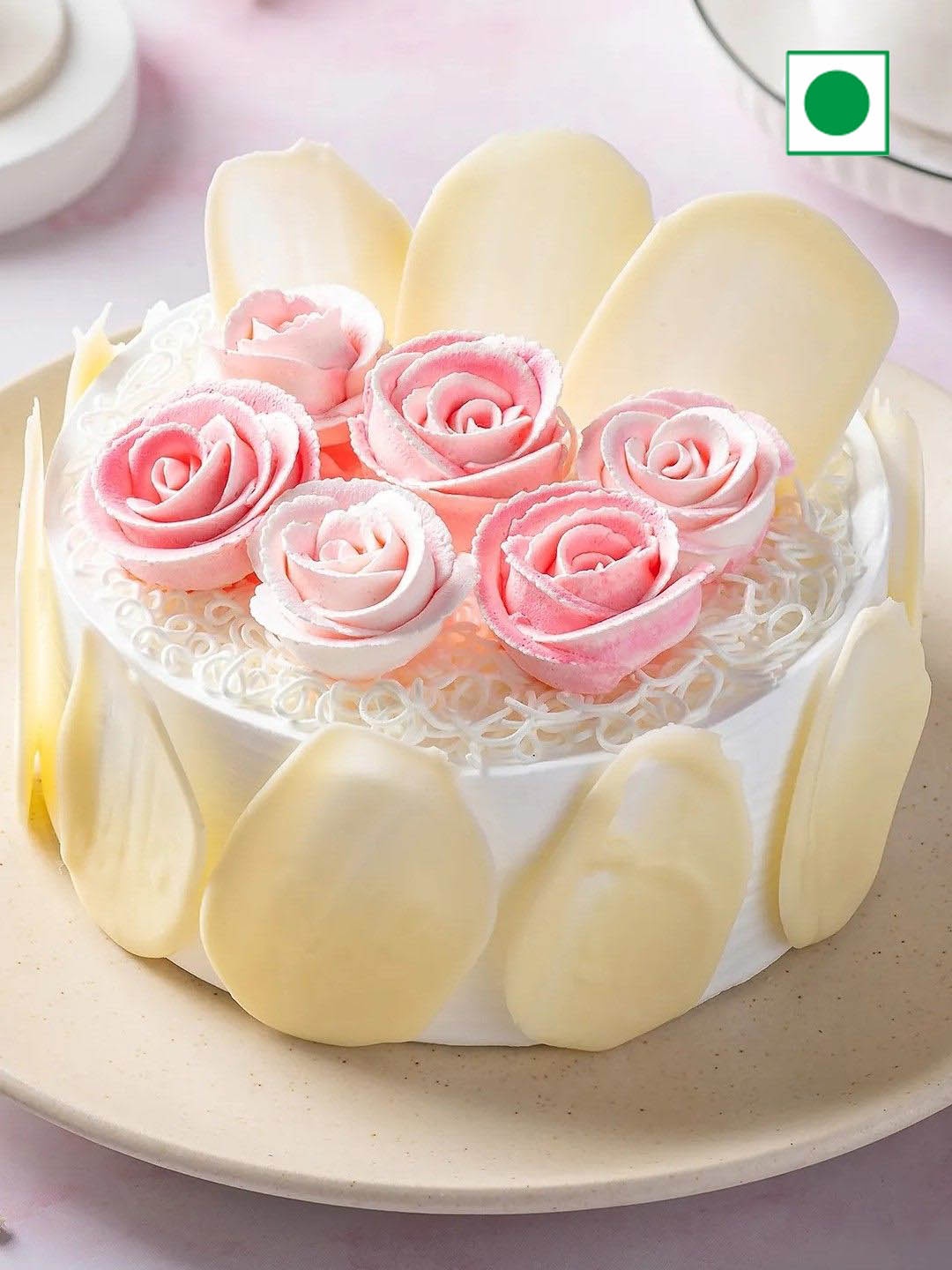 

fnp White Forest Flavor Eggless Round Cake -500g