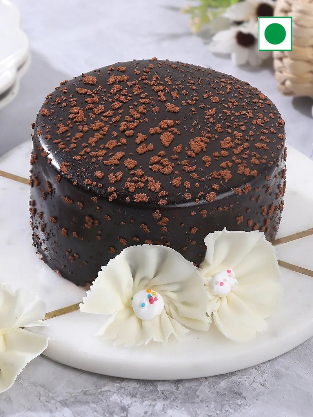 

fnp Chocolatey Dreamland Flavour Eggless Round Cake- Kg, Brown