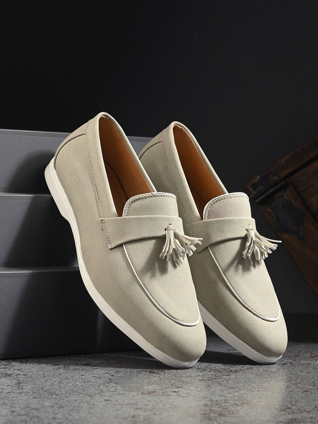 

Mast & Harbour Men Beige Colourblocked Slip-On Sneakers