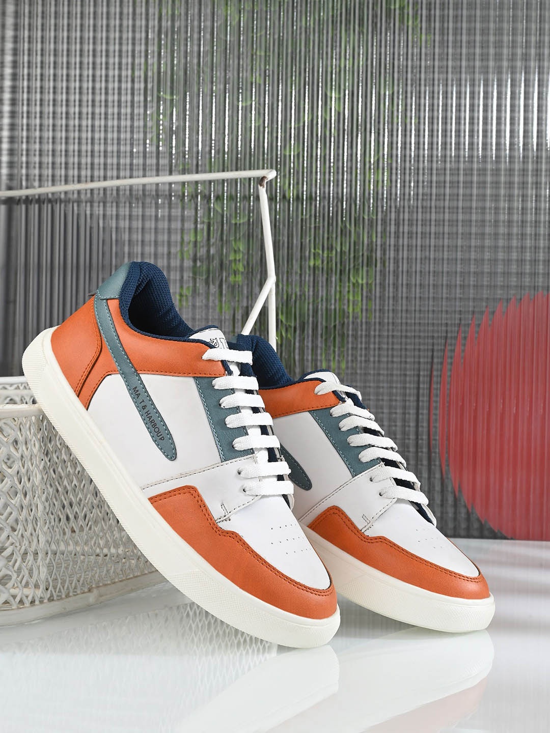

Mast & Harbour Men White & Orange Colourblocked Lightweight Lace-Ups Sneakers