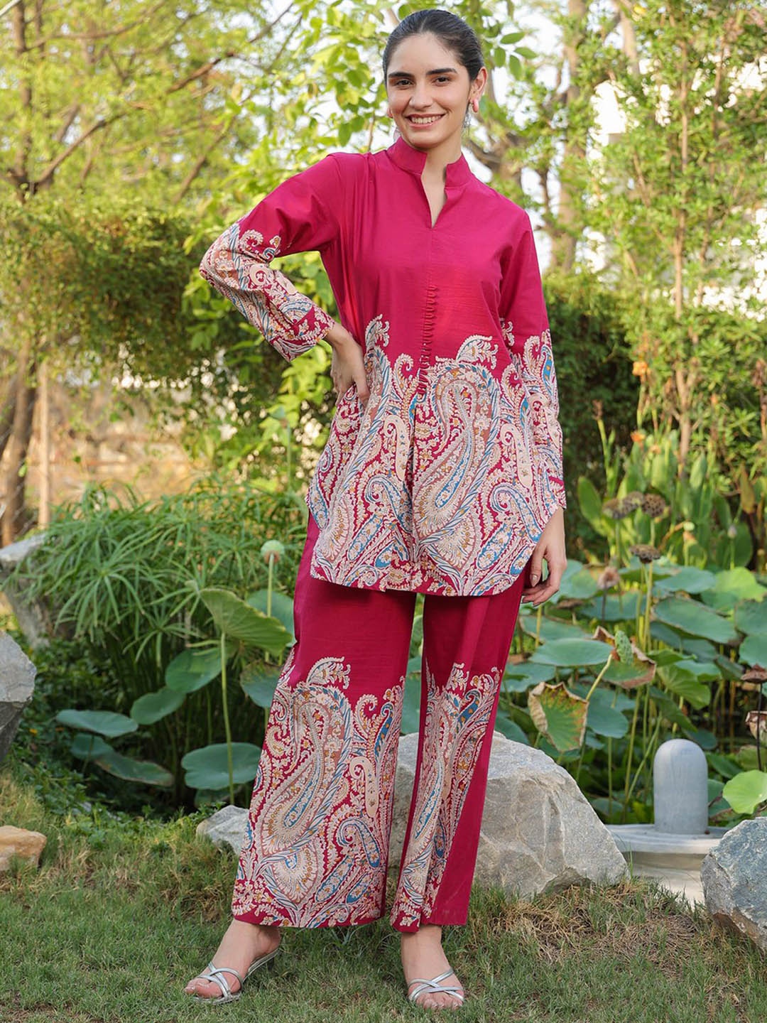 

JISORA Magenta & WHite Ethnic Motifs Printed Mandarin Collar Pure Cotton Top With Palazzo