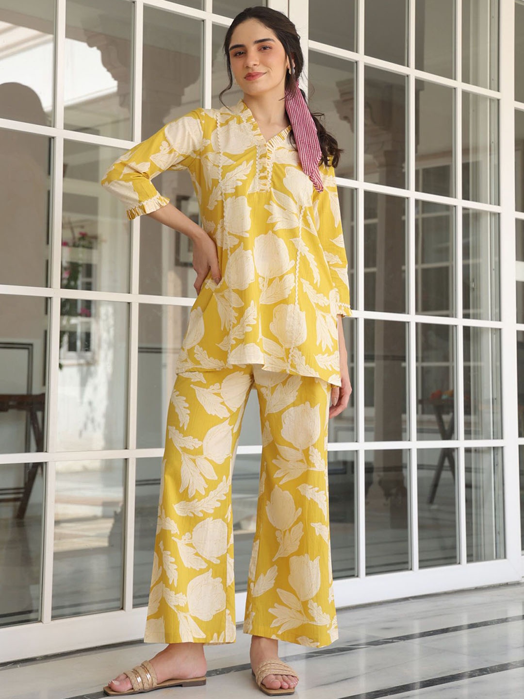 

JISORA Yellow & White Floral Printed V Neck Pure Cotton Top With Palazzo