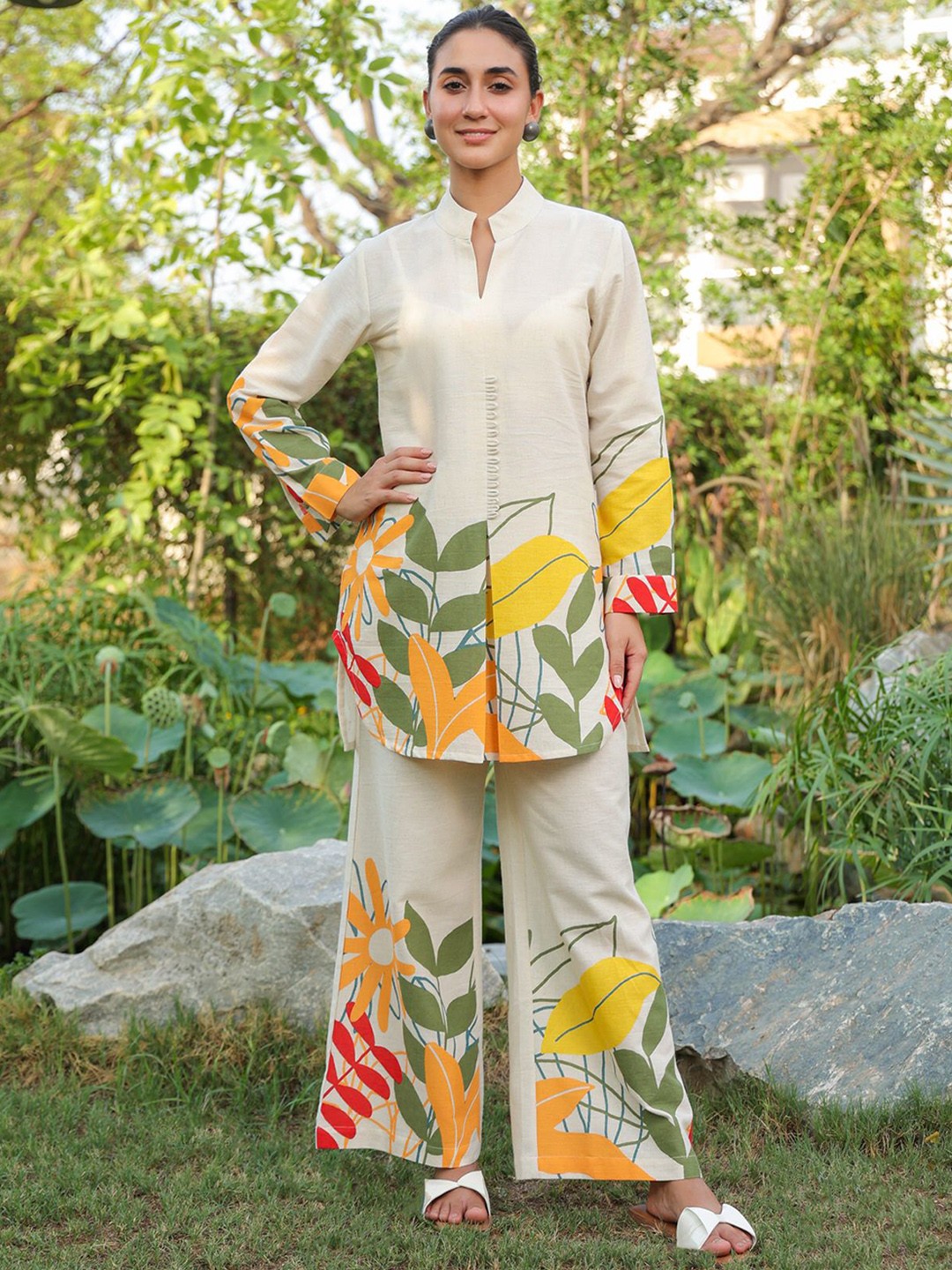 

JISORA Off White & Green Floral Printed Pure Cotton Tunic With Palazzo