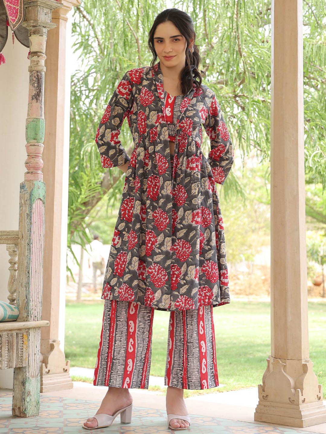 

JISORA Grey & Red Floral Printed Pure Cotton Top With Shrug & Palazzos