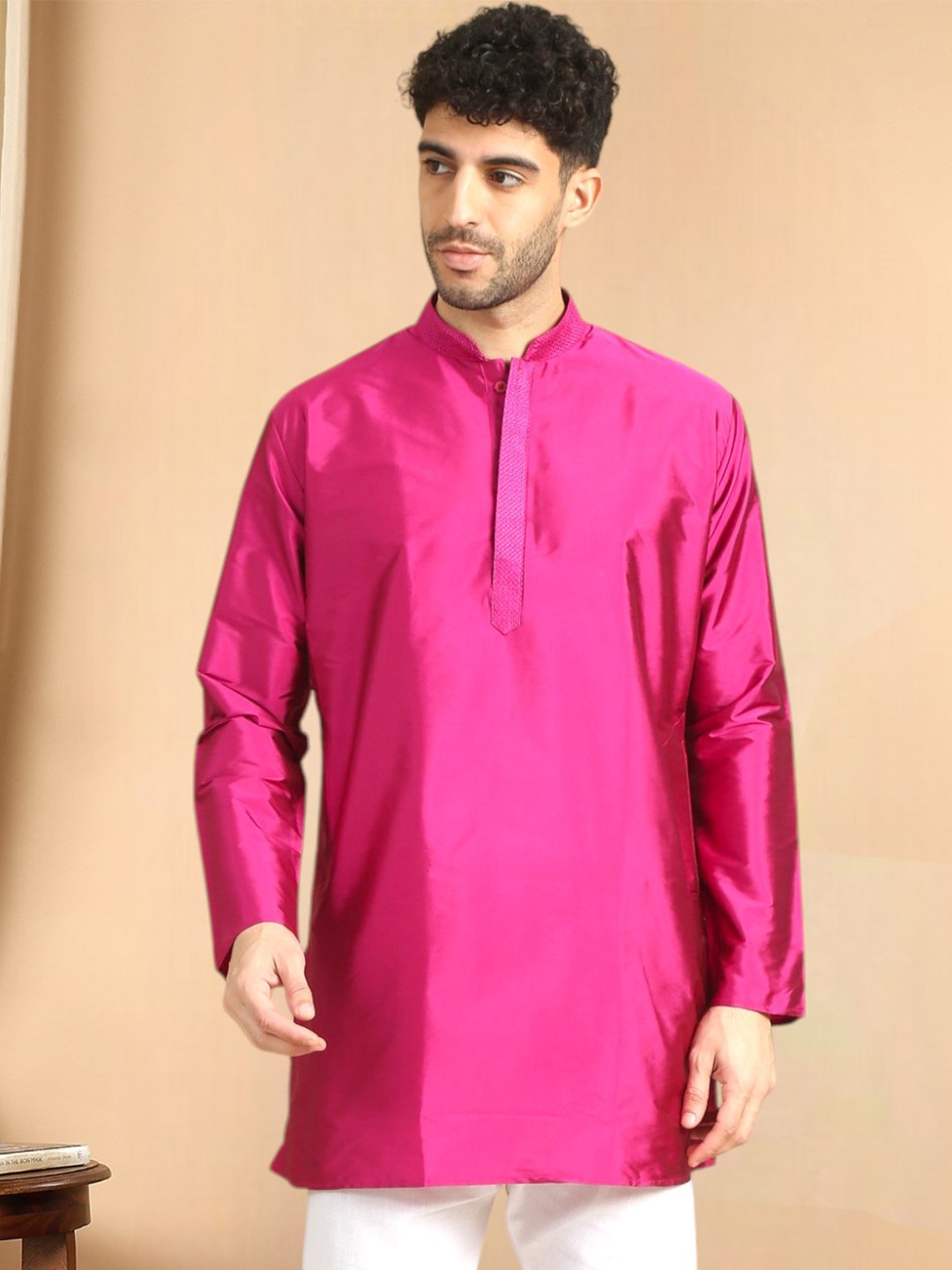 

TATTVA Mandarin Collar Straight Kurta, Magenta