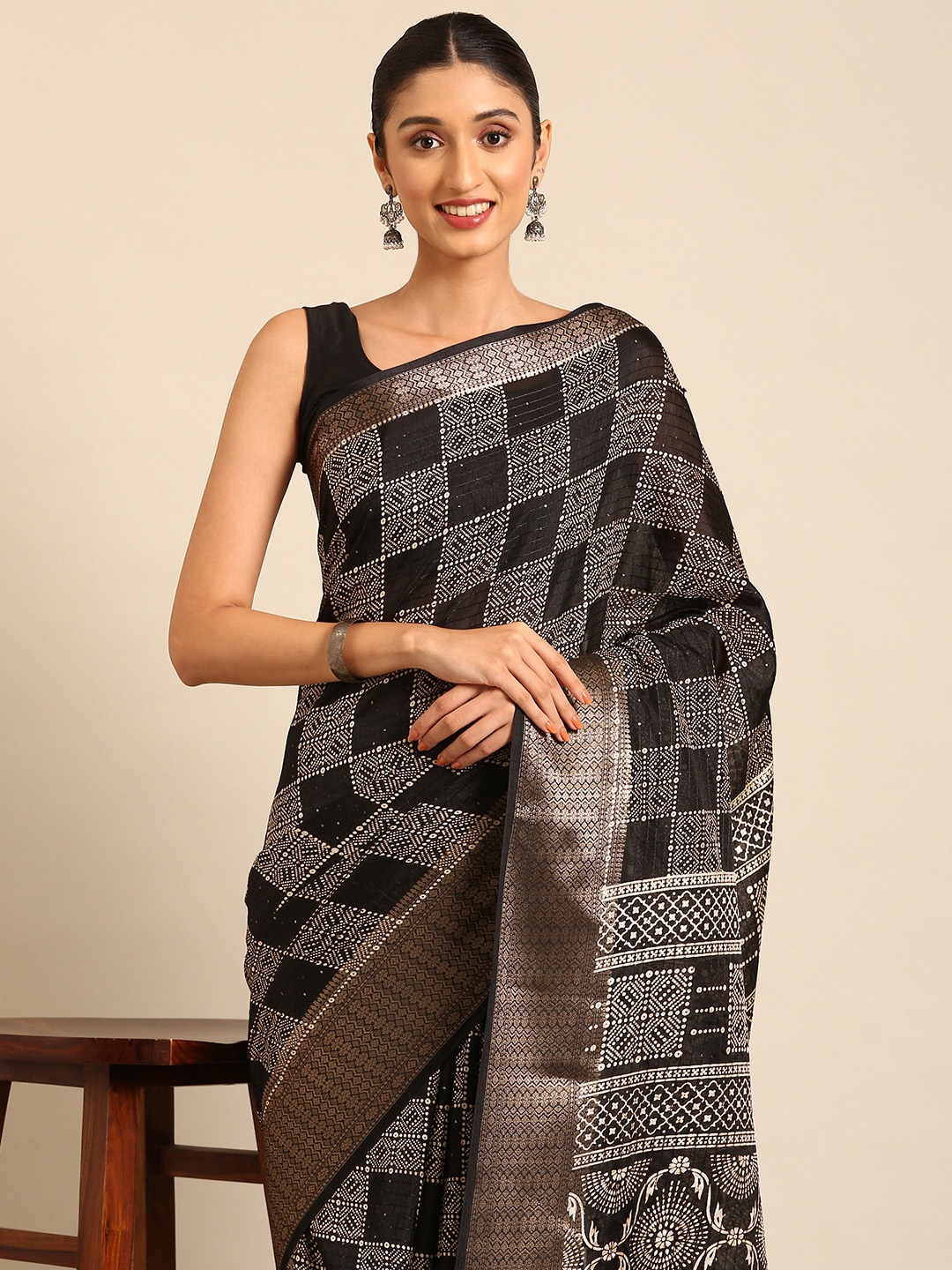 

Kalyan Silks Checked Sequinned Jamdani Saree, Black