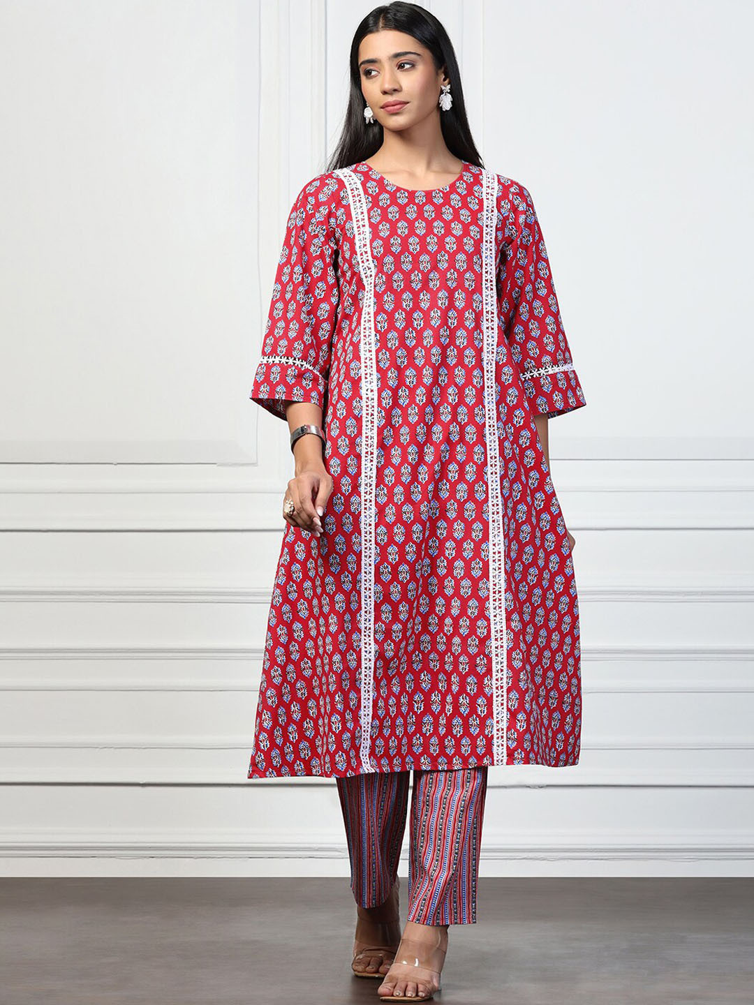

FASHION DREAM Floral Printed A-Line Kurta With Trouser, Red