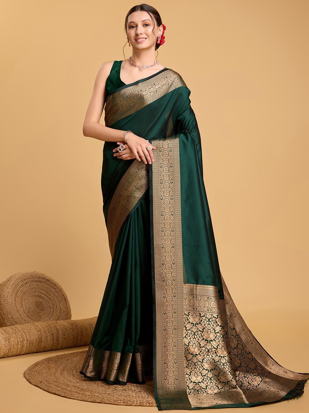 

HEER FASHION Woven Design Zari Banarasi Saree, Green