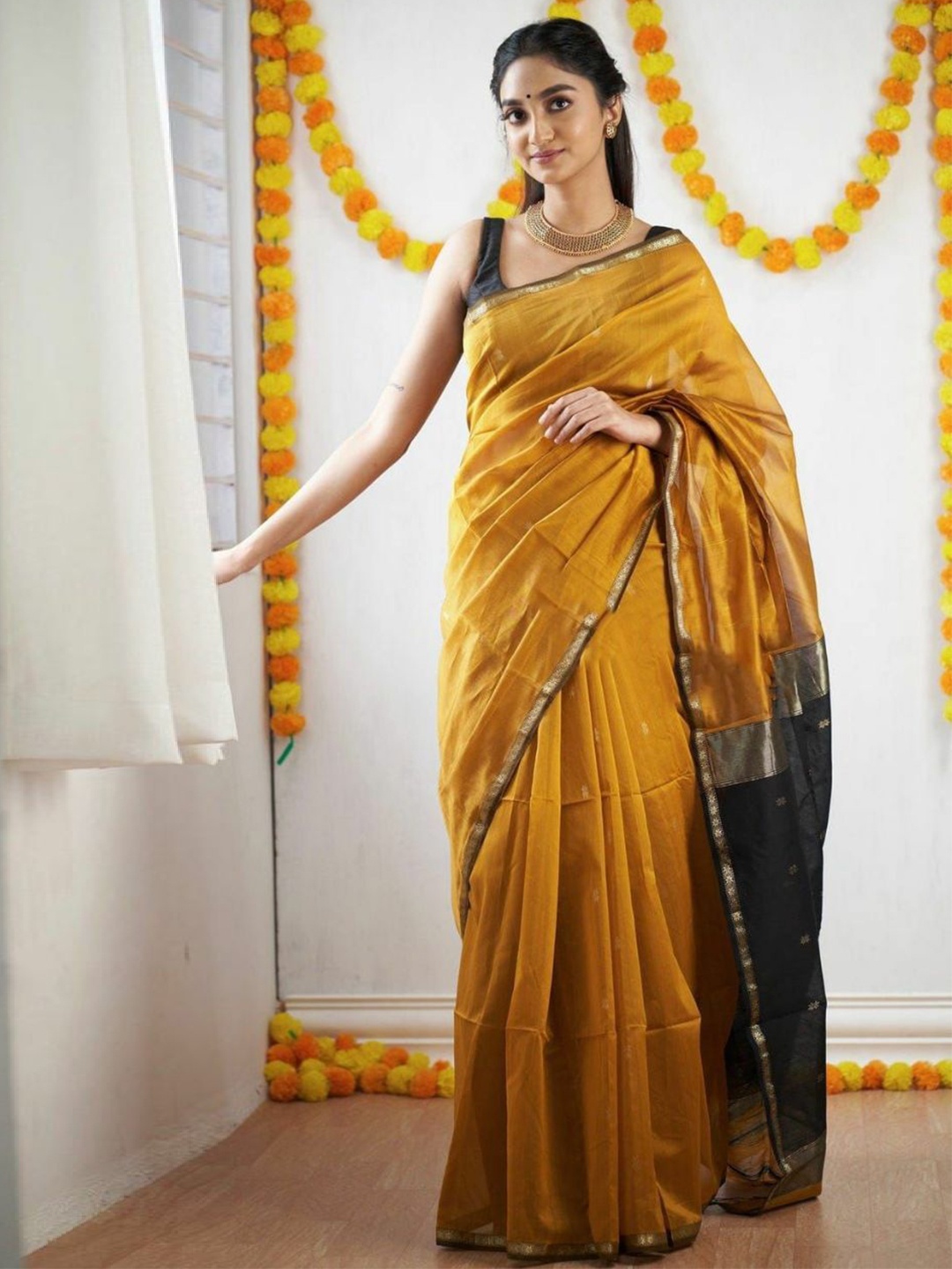 

JATRIQQ Woven Design Zari Banarasi Saree, Yellow