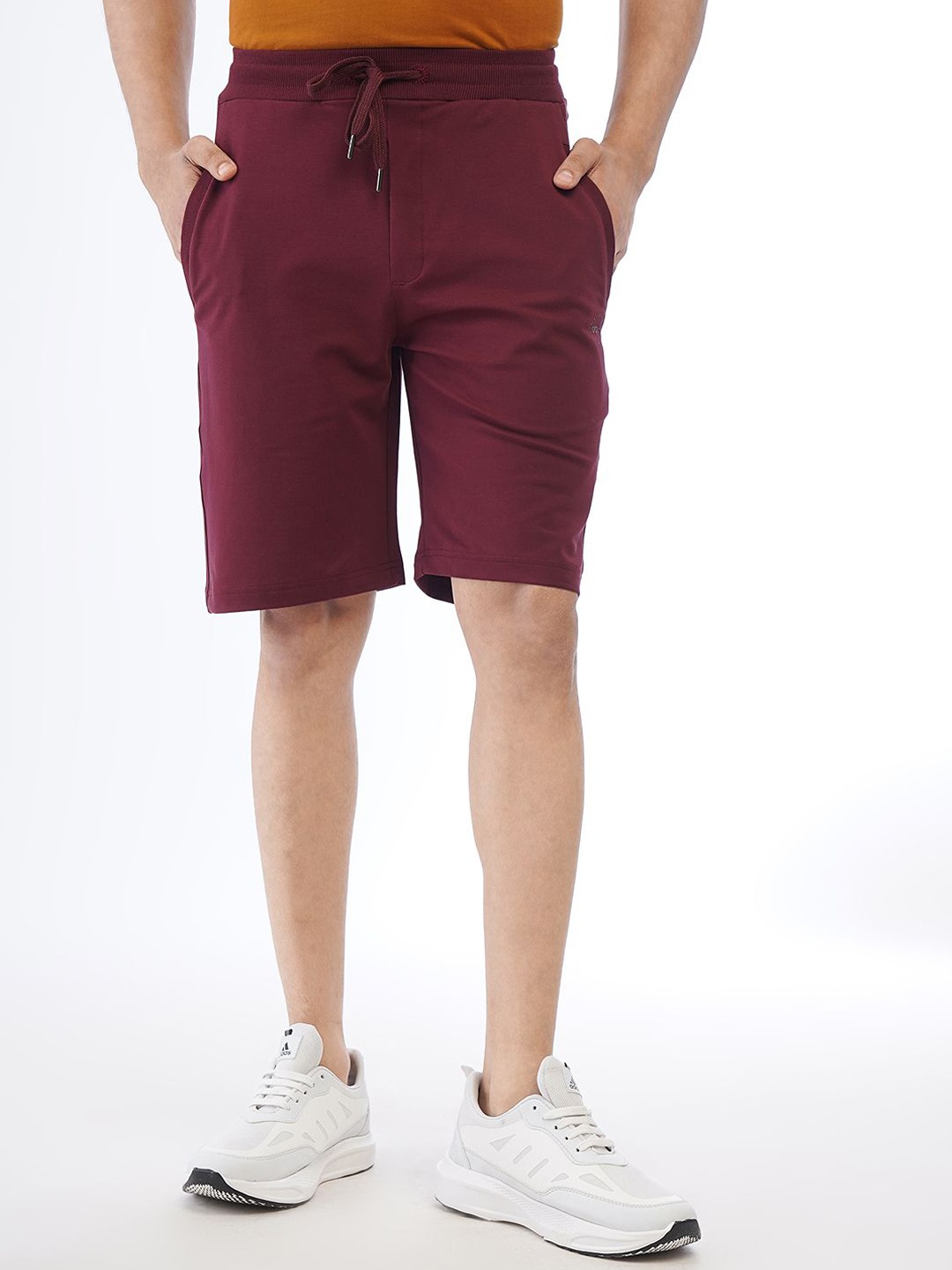 

JADE BLUE Men Slim Fit Sports Shorts, Maroon