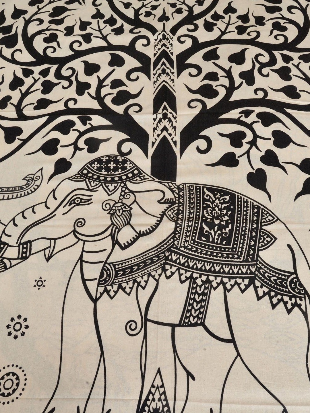 

Exotic India White & Black Ethnic Motifs 300 TC Queen Bedsheet with 2 Pillow Covers
