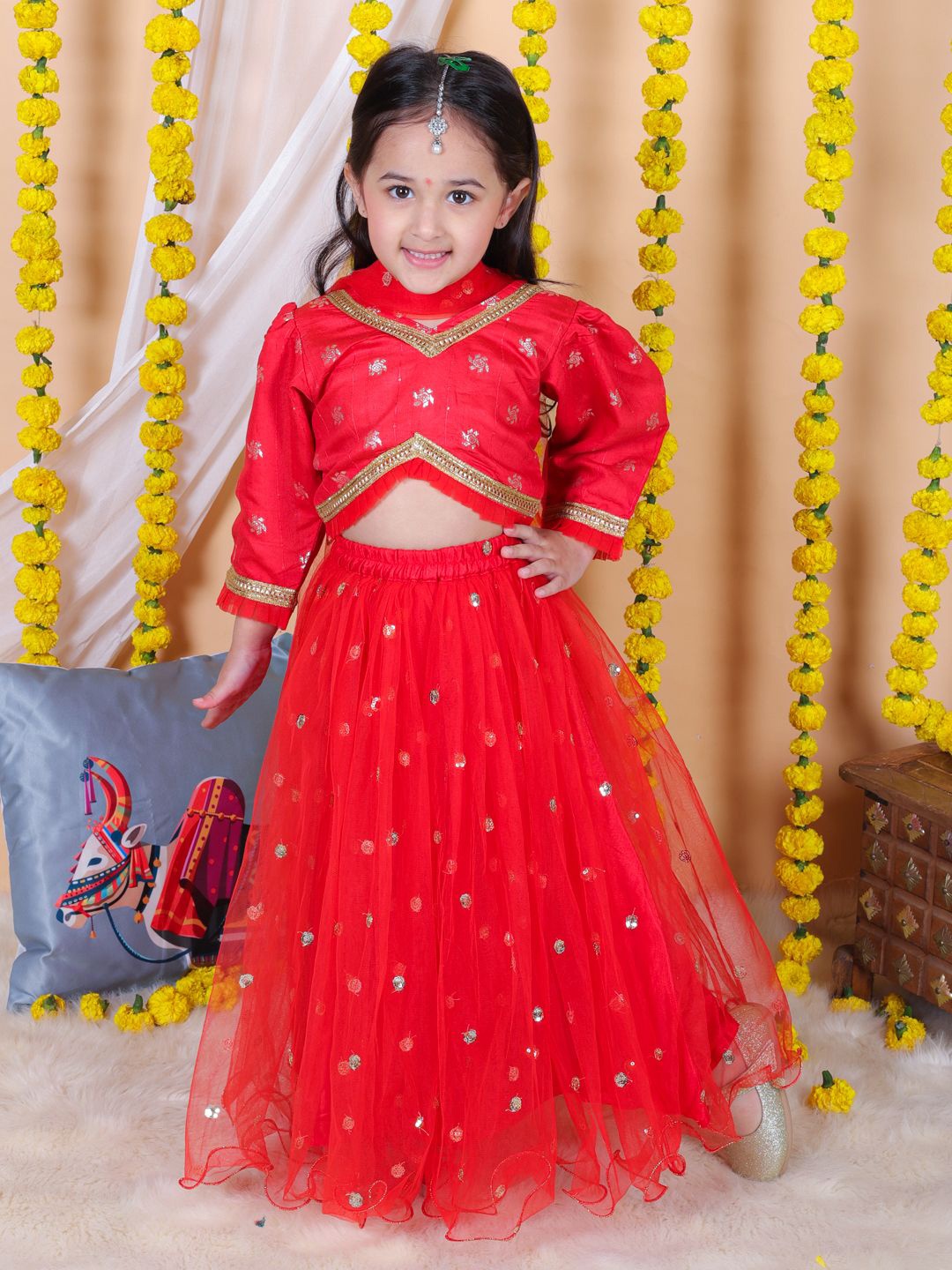 

BownBee Girls Floral Embellished Gotta Patti Net Ready to Wear Lehenga & Blouse & Dupatta, Red