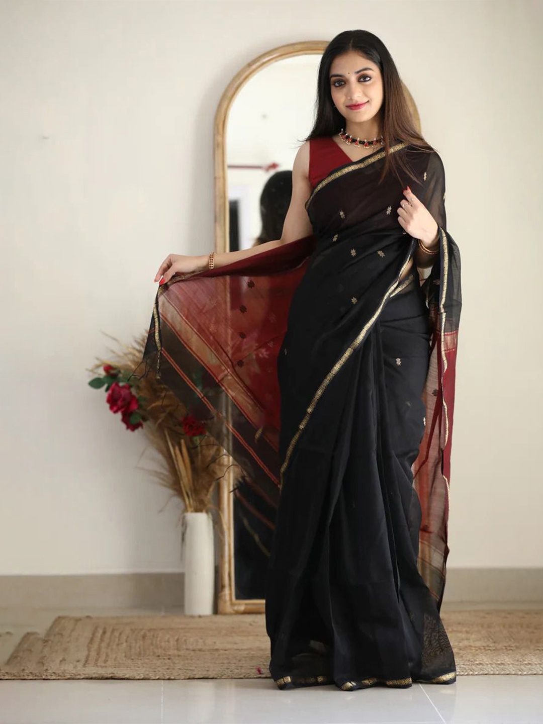 

Upalksh Woven Design Zari Banarasi Saree, Black