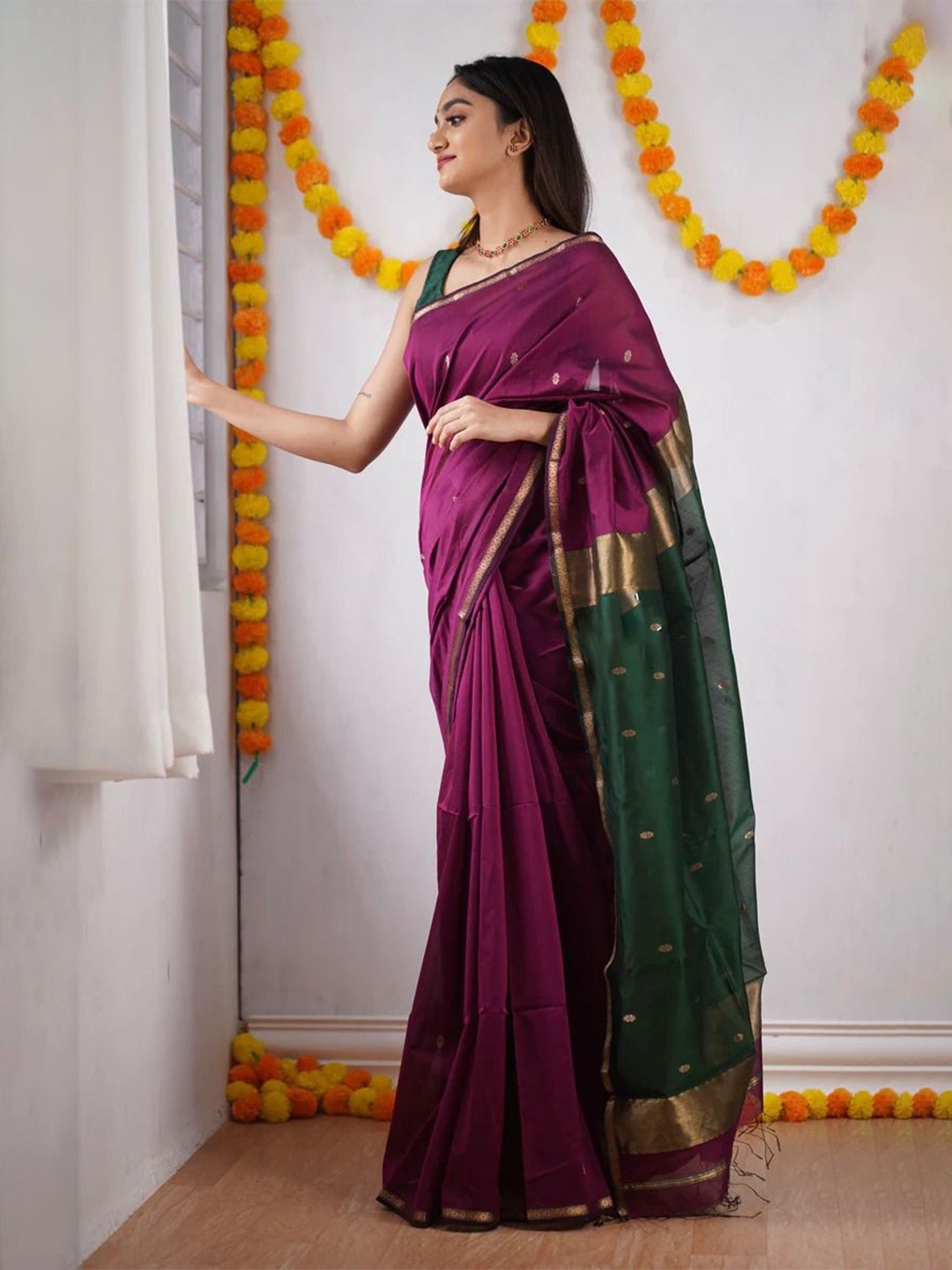 

Upalksh Woven Design Zari Banarasi Saree, Purple