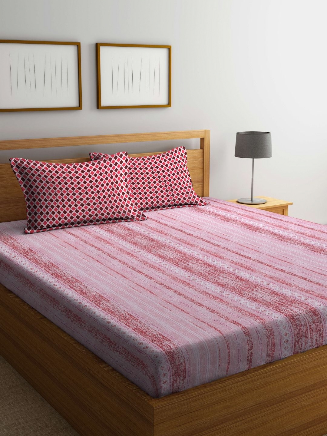 

BOMBAY DYEING Red & Pink Printed 104 TC Pure Cotton Queen Bedsheet With 2 Pillow Covers