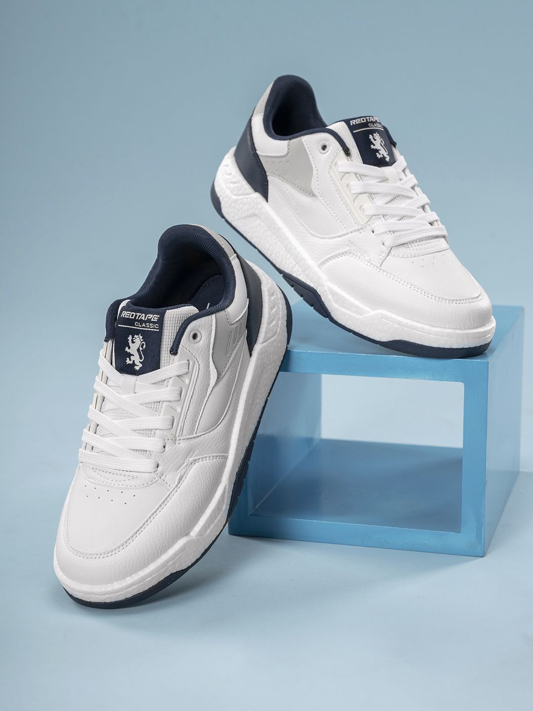 

Red Tape Men Solid Round Toe ETPU Sneakers, White