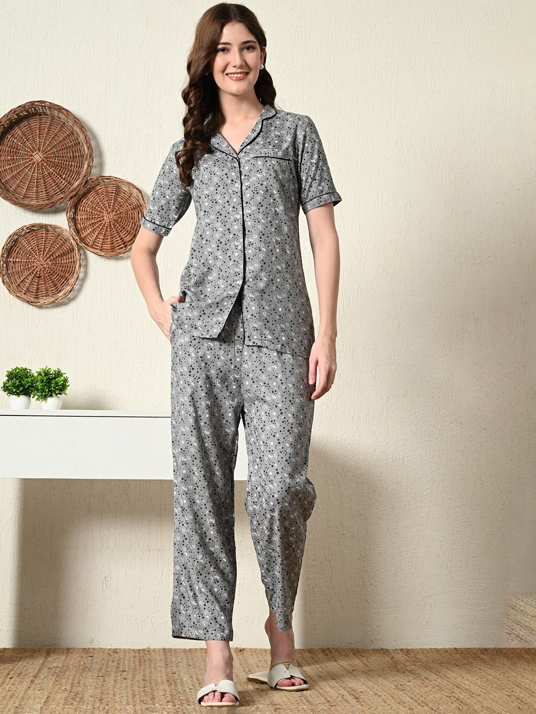 

TREND ME Geometric Printed Lapeled Collar Casual Shirt With Pyjamas, Grey