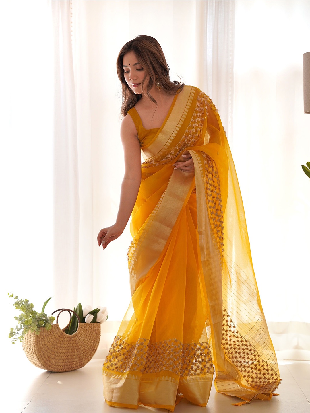 

QVAZOR Embellished Sequinned Organza Saree, Yellow