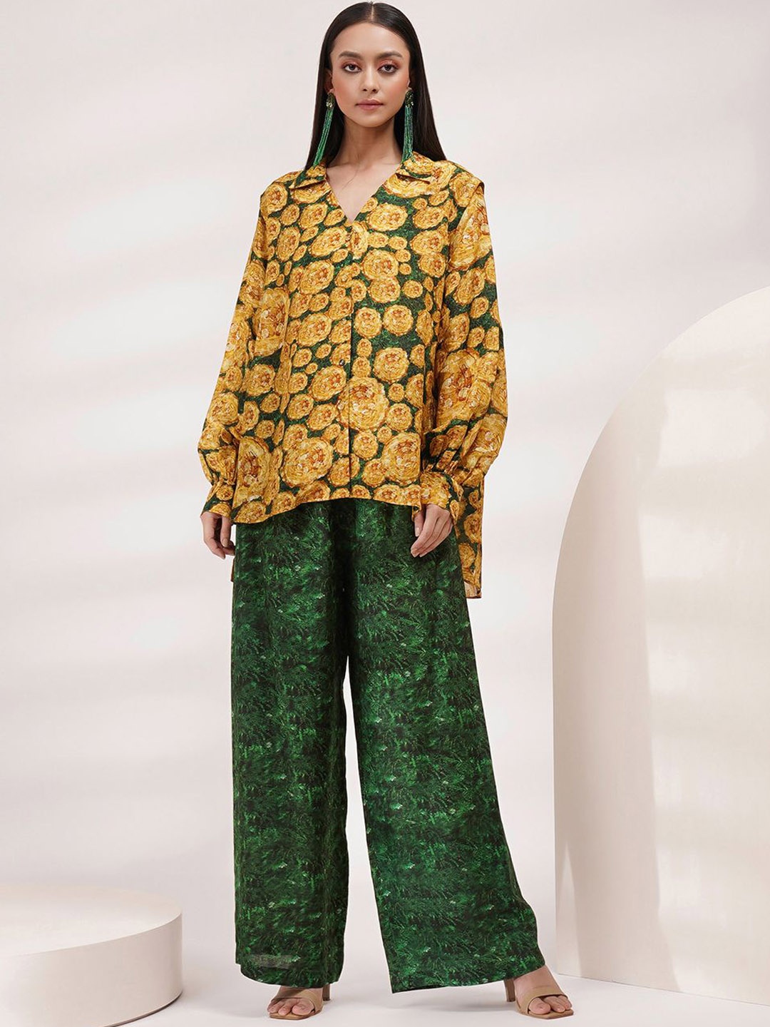 

Breathe by Aakanksha Singh Floral Printed Spraed Collar Cuffed Sleeves Shirt With Palazzos, Yellow