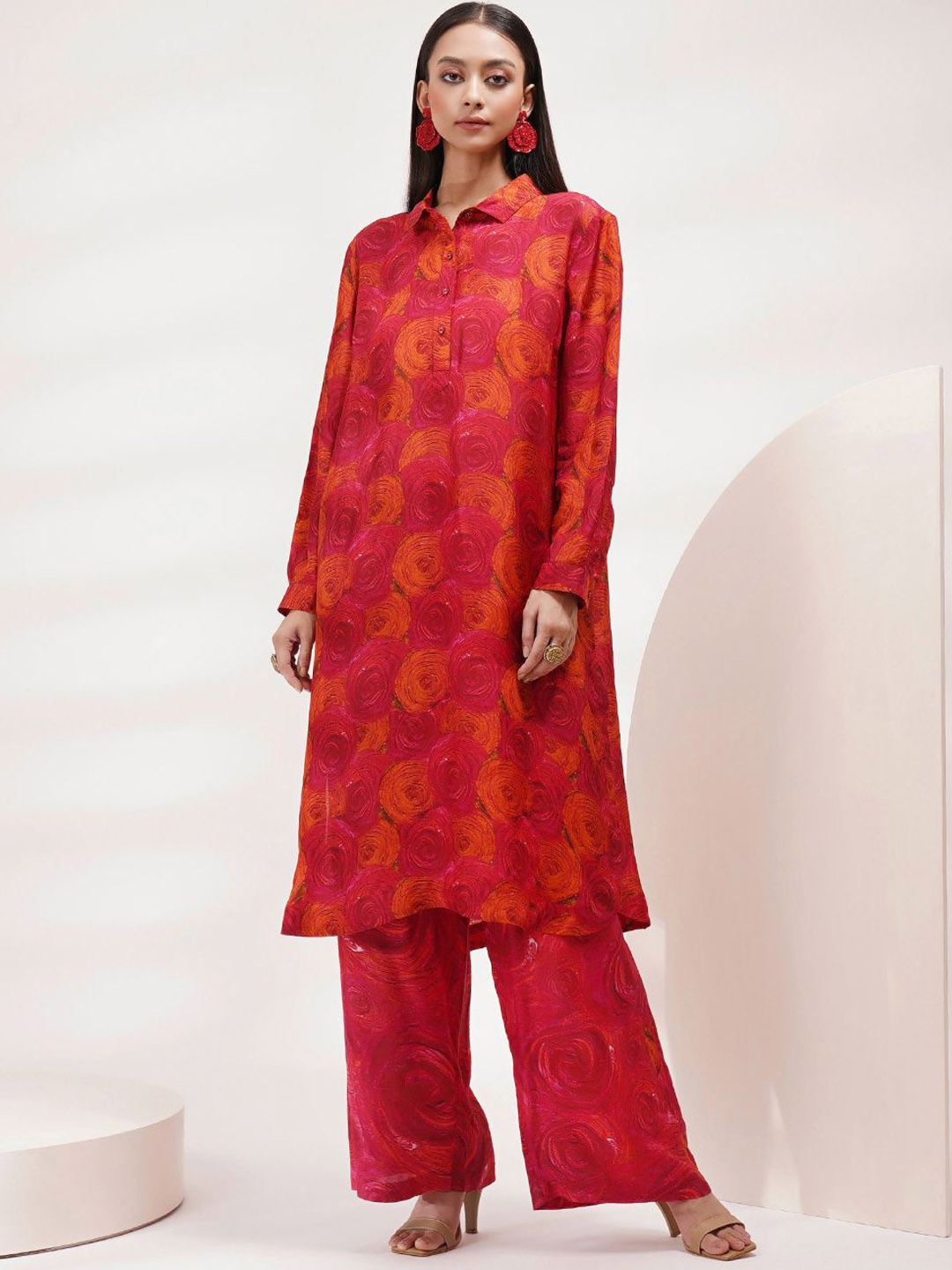 

Breathe by Aakanksha Singh Floral Printed Shirt Collar Cuffed Sleeves Tunic With Palazzos, Fuchsia