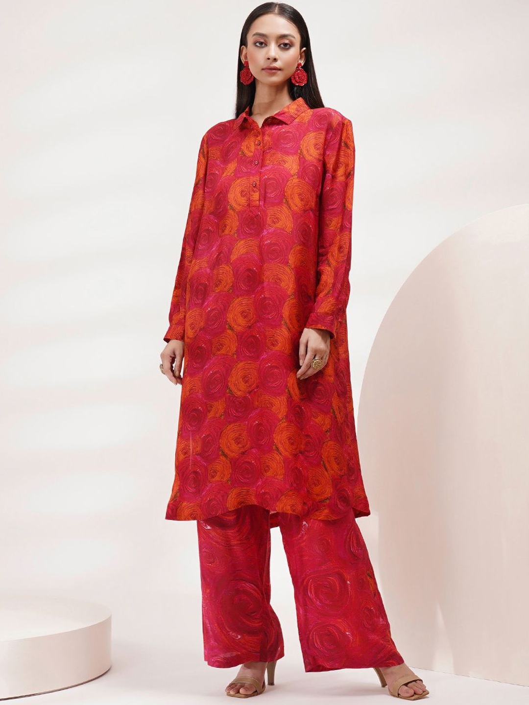 

Breathe by Aakanksha Singh Floral Printed Shirt Collar Cuffed Sleeves Tunic With Palazzos, Fuchsia