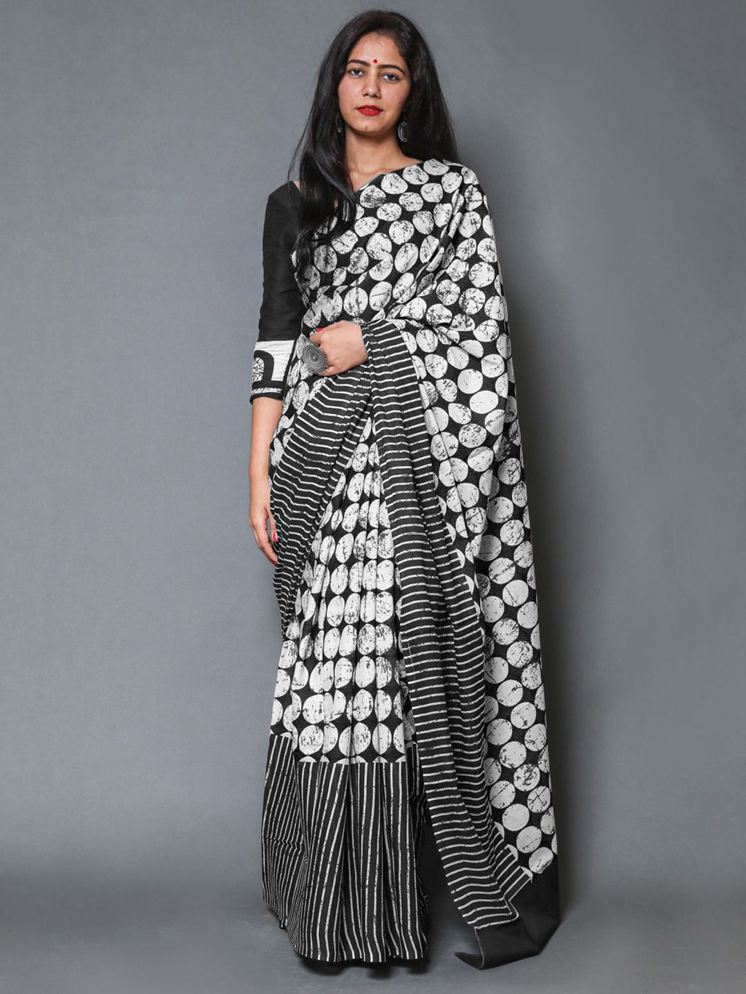 

BUTA BUTI Pure Cotton Saree, Black