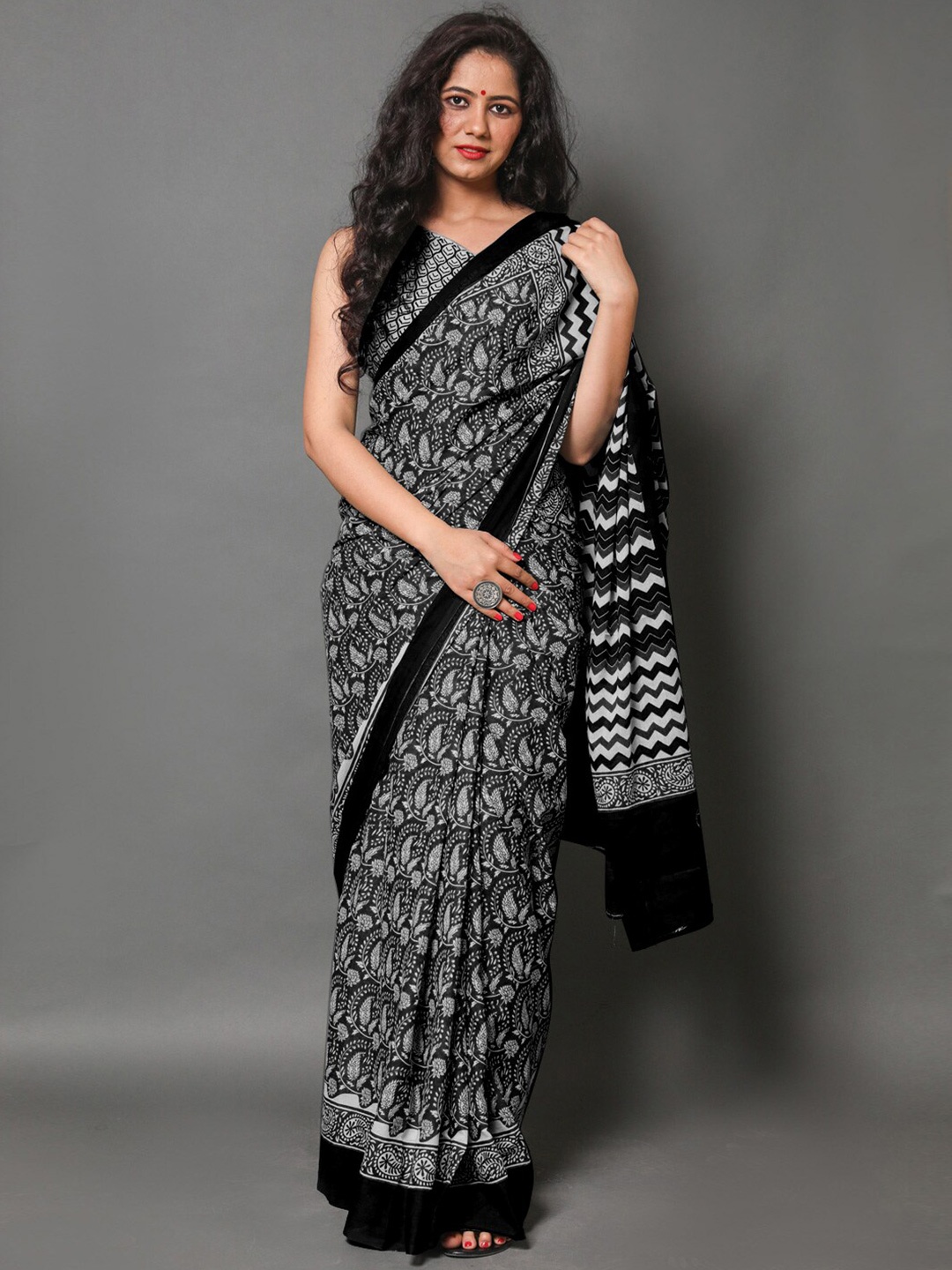 

BUTA BUTI Ethnic Motifs Printed Pure Cotton Saree, Black