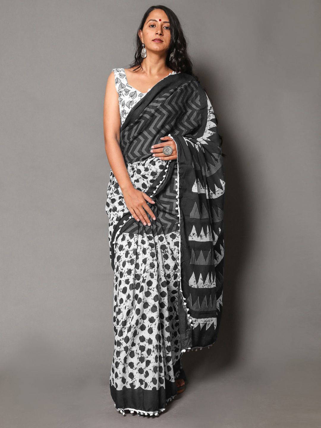 

BUTA BUTI Pure Cotton Saree, Black