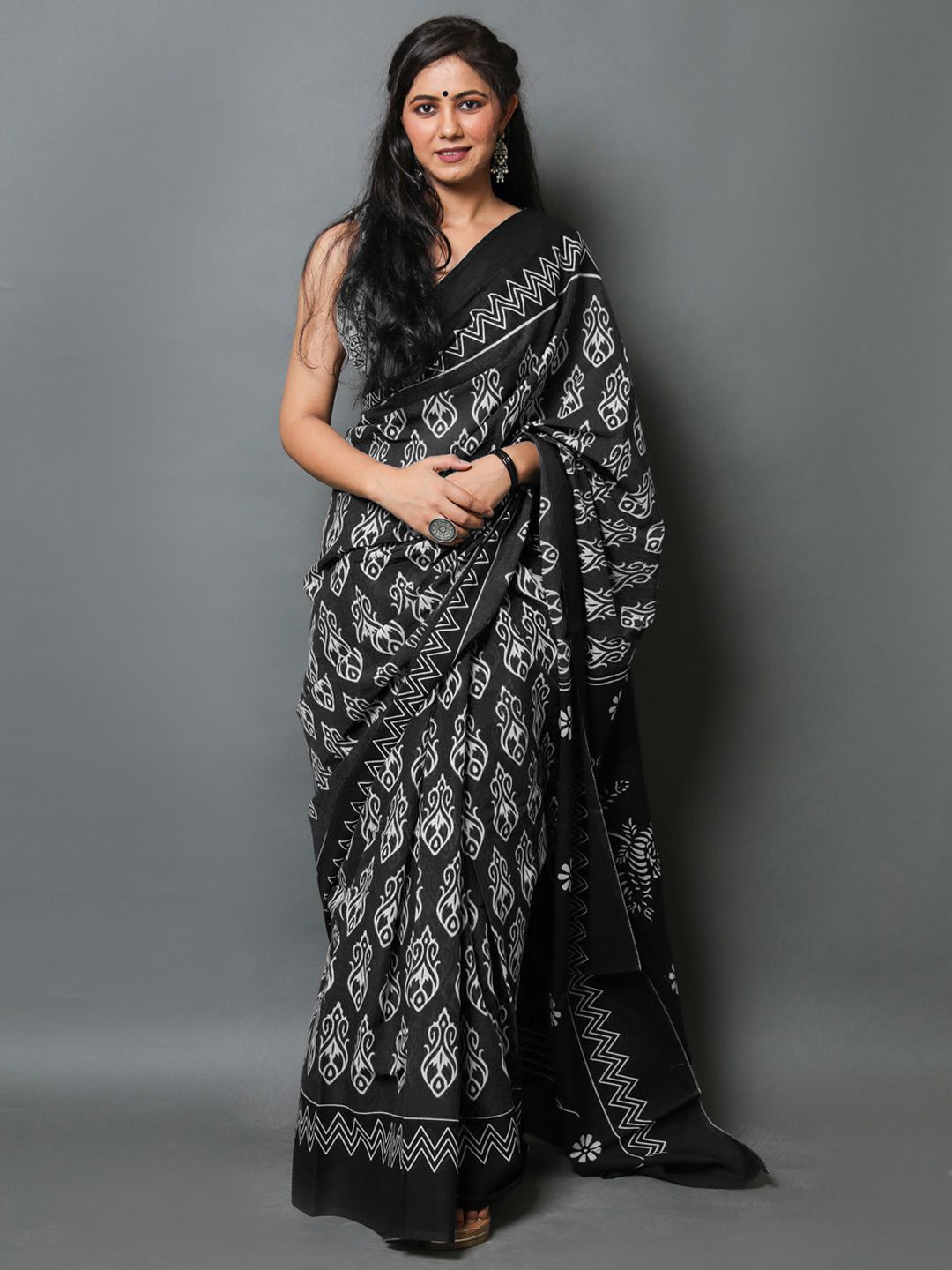 

BUTA BUTI Ethnic Motifs Pure Cotton Saree, Black