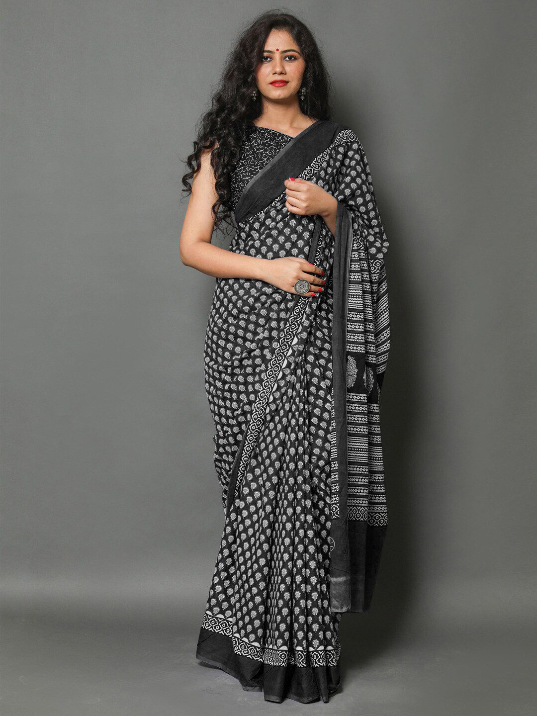 

BUTA BUTI Floral Pure Cotton Saree, Black