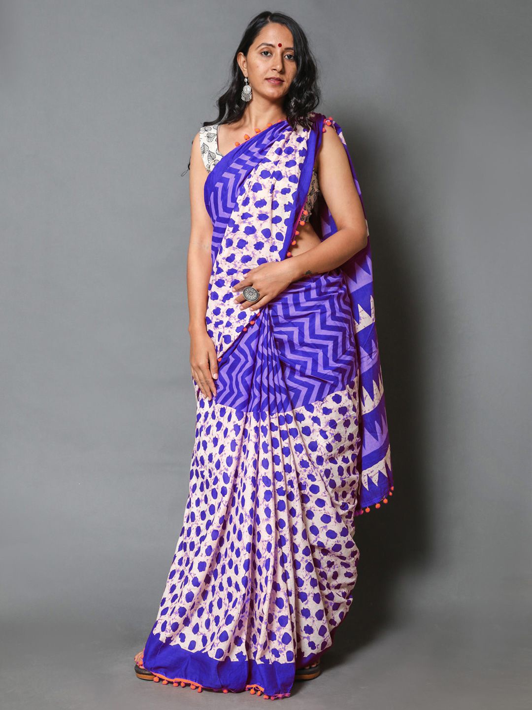 

BUTA BUTI Geometric Printed Pure Cotton Saree, Blue
