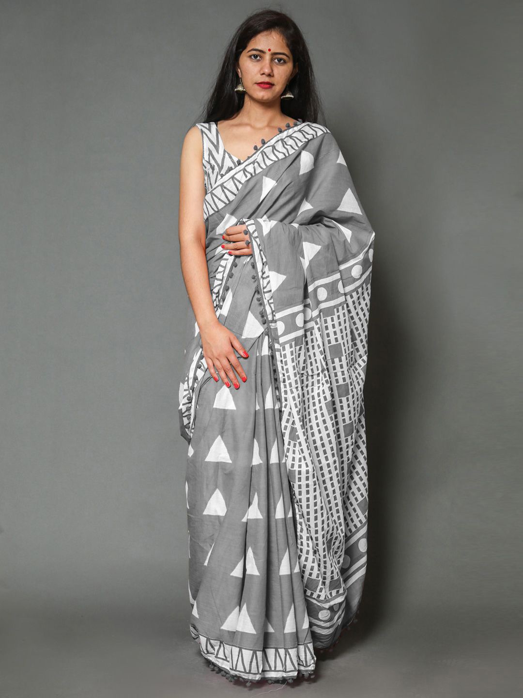 

BUTA BUTI Printed Pure Cotton Saree, Grey