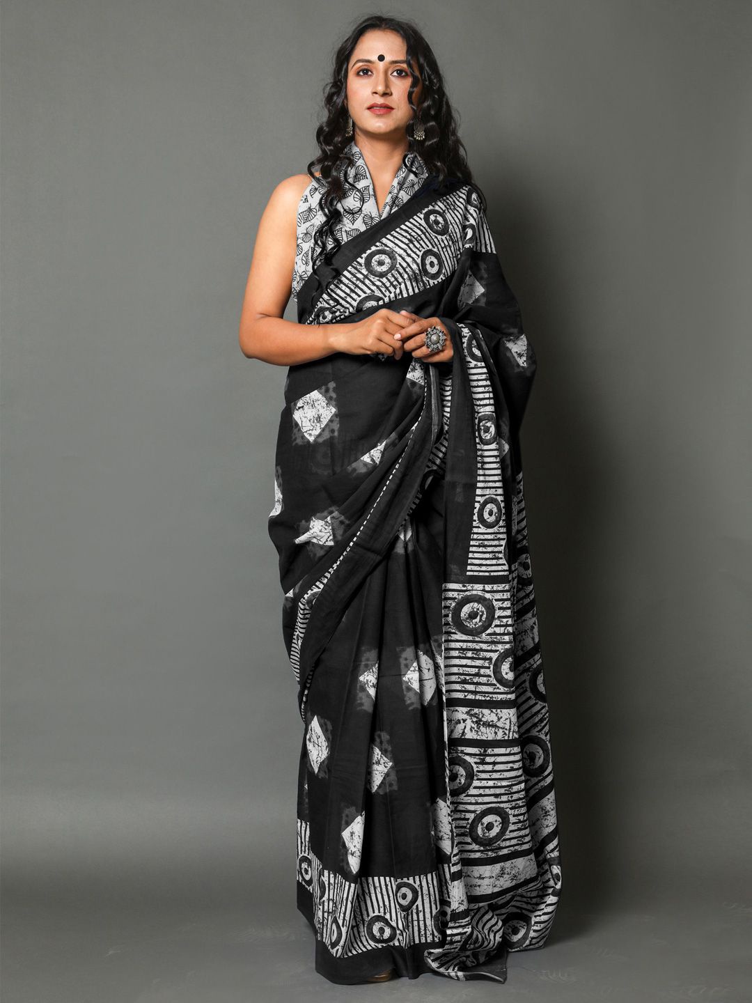 

BUTA BUTI Pure Cotton Saree, Black