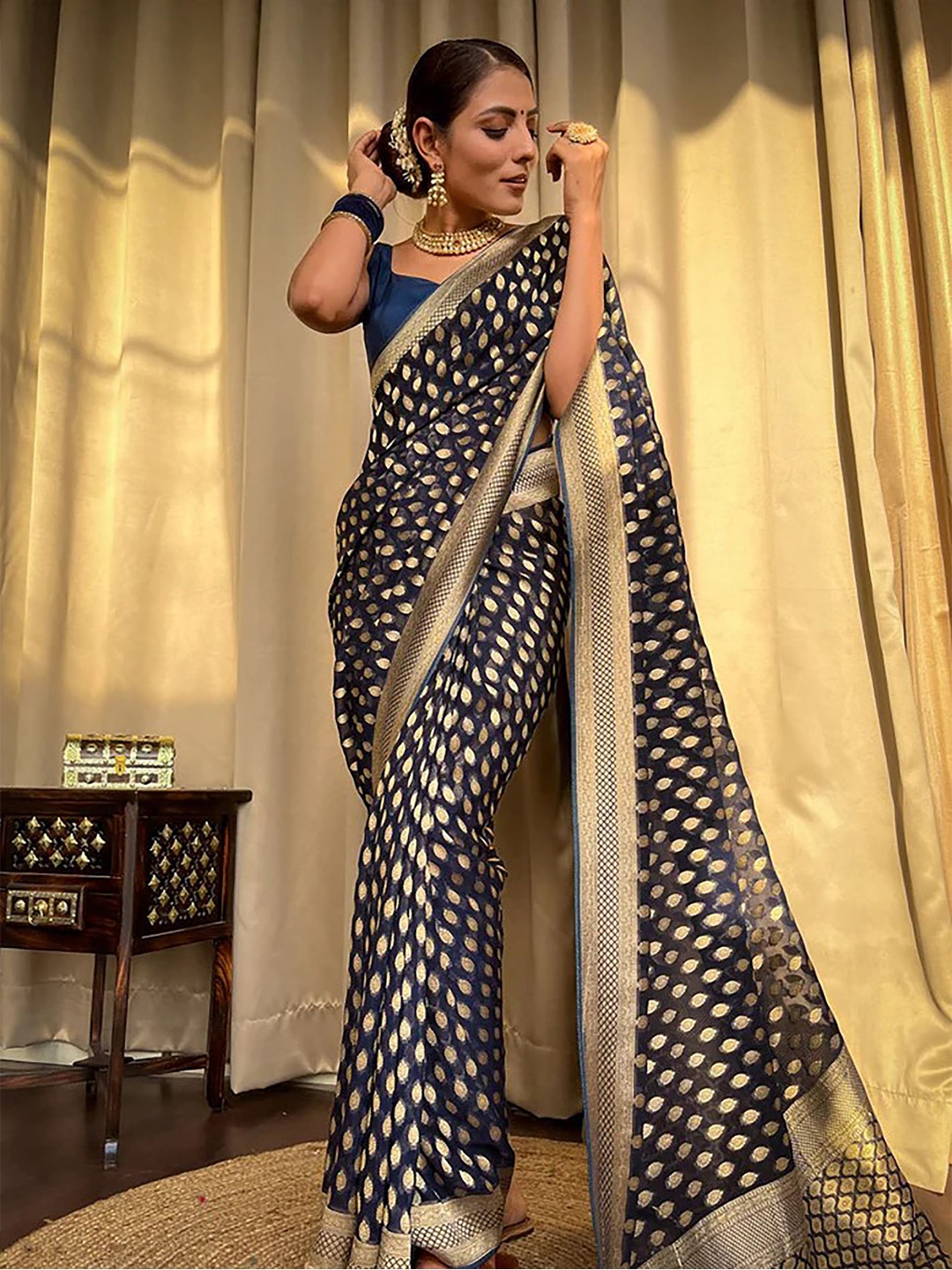 

KALINI Woven Design Banarasi Saree, Navy blue