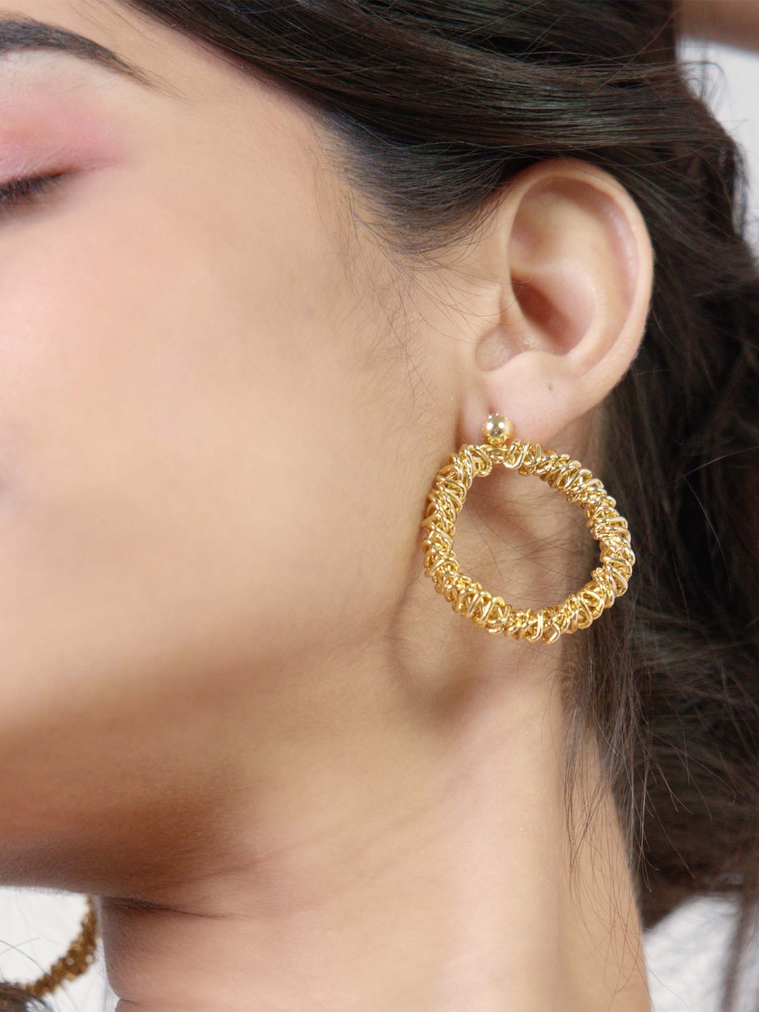 D'oro Gold-Plated Contemporary Hoop Earrings