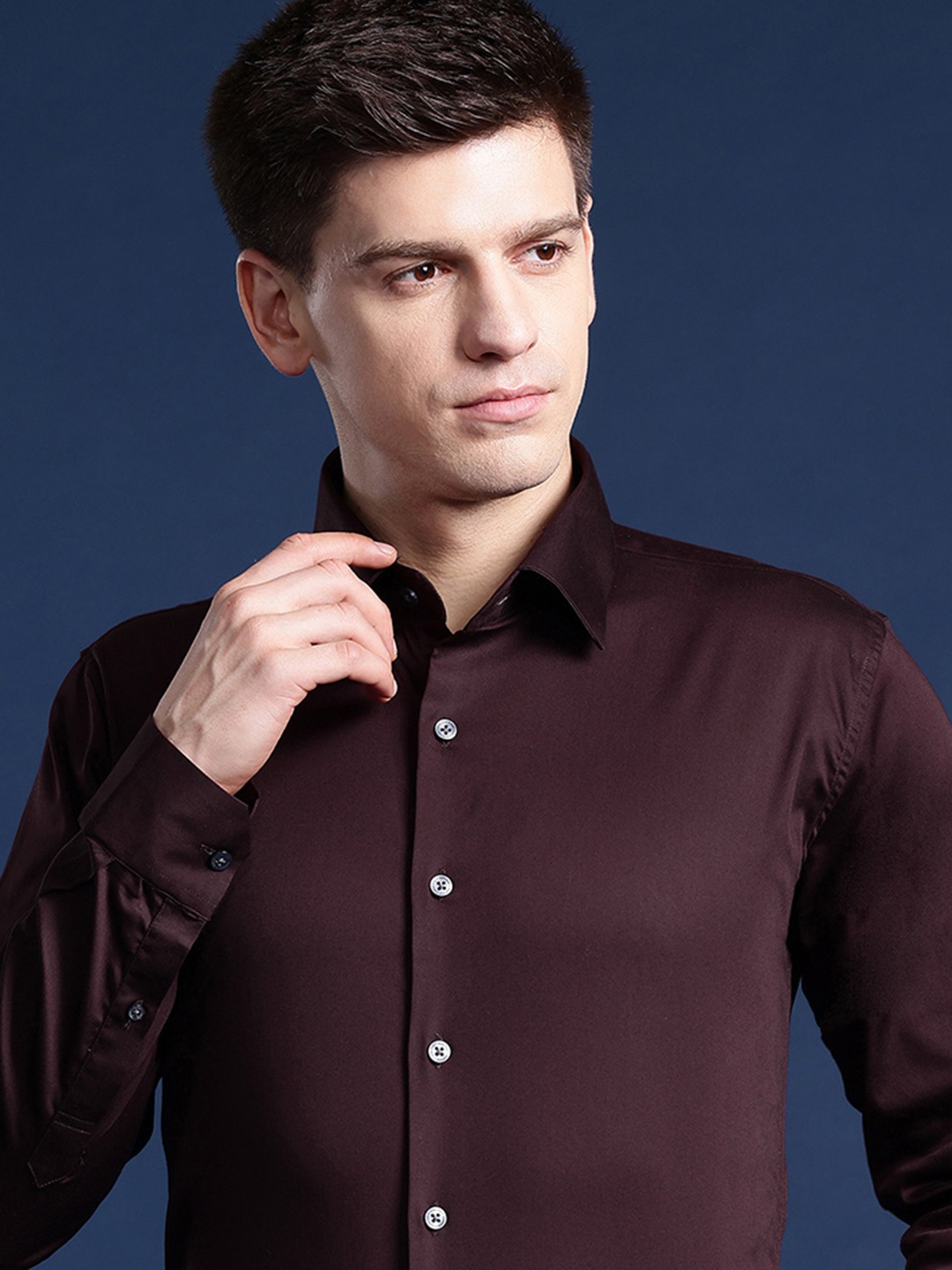 

Hancock Men Solid Wrinkle Resistant Stretchable Slim Fit Formal Shirt, Burgundy