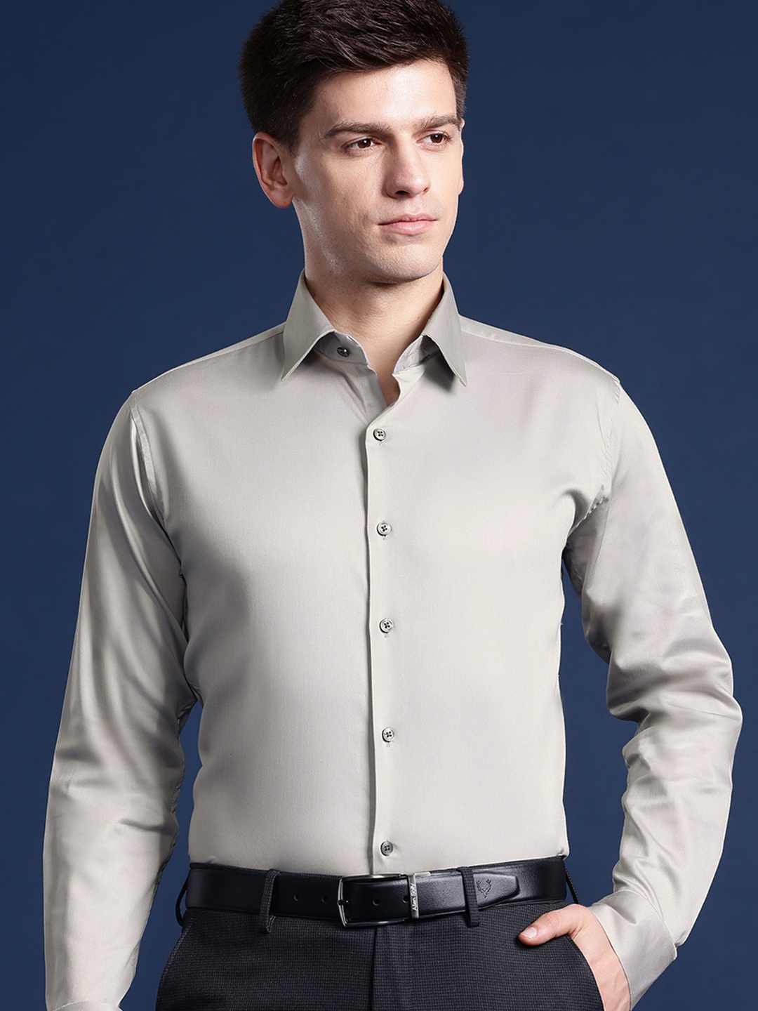 

Hancock Men Solid Wrinkle Resistant Stretchable Slim Fit Formal Shirt, Grey