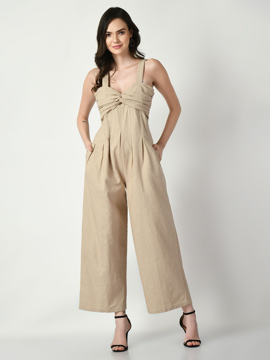 

Tushita V-Neck Sleeveless Basic Jumpsuit, Cream