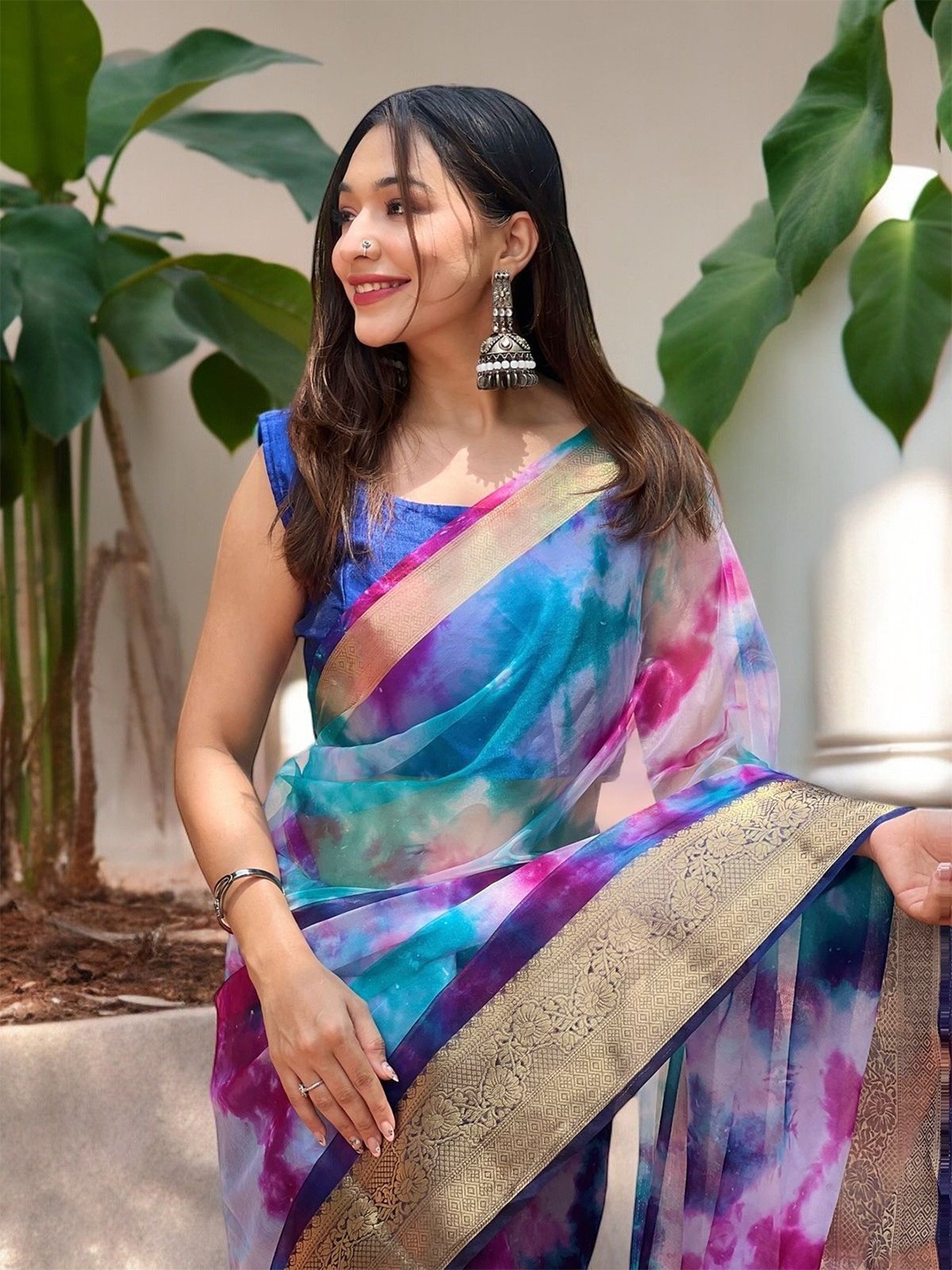 

Vastrasky Global Tie and Dye Zari Organza Saree, Blue