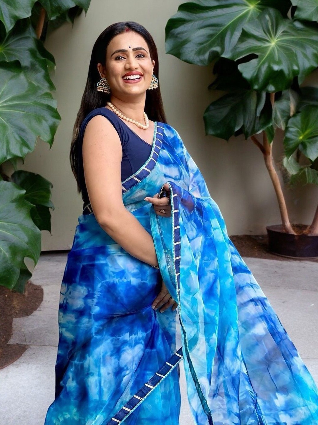

Vastrasky Global Tie and Dye Organza Saree, Blue